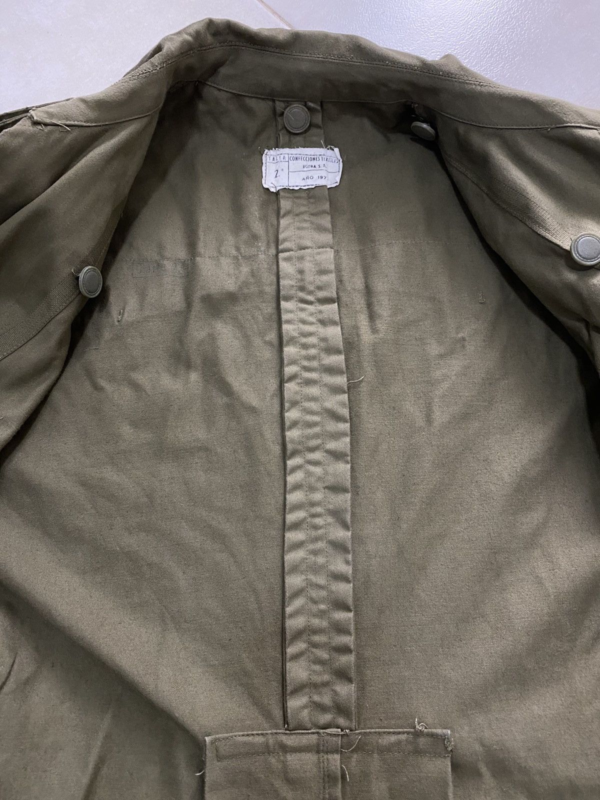 Vintage Vintage 1977 Spanish Army military Trench Coat Olive green Size US L / EU 52-54 / 3 - 9 Thumbnail