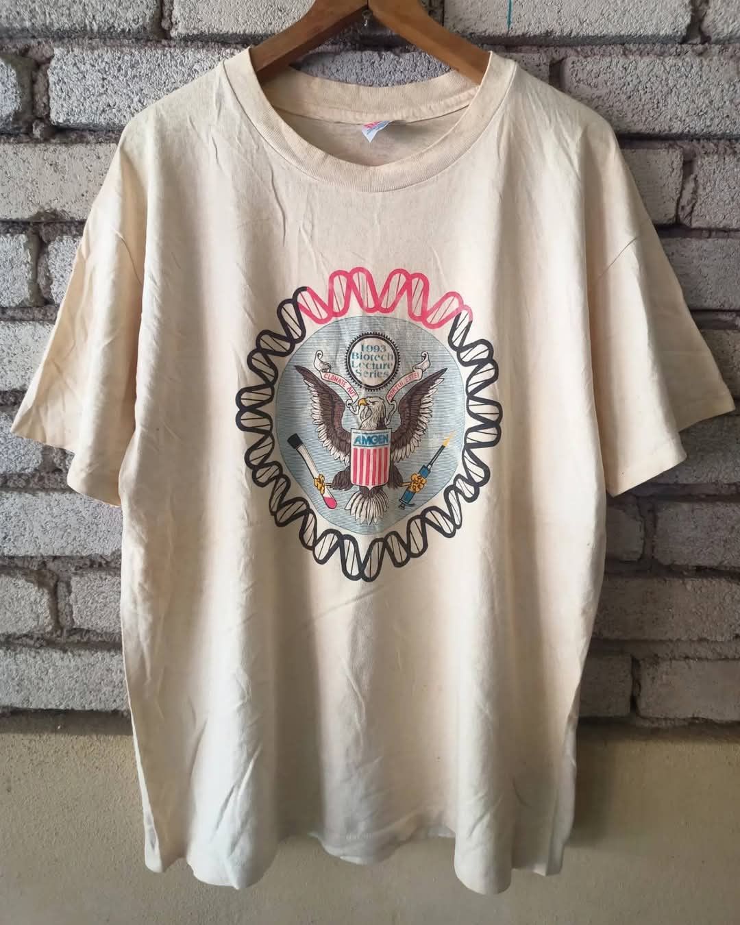Arts & Science × Hanes × Vintage Vintage 90s Amgen (NASDAQ) 1993 Biotech Lecture Series Size US L / EU 52-54 / 3 - 1 Thumbnail