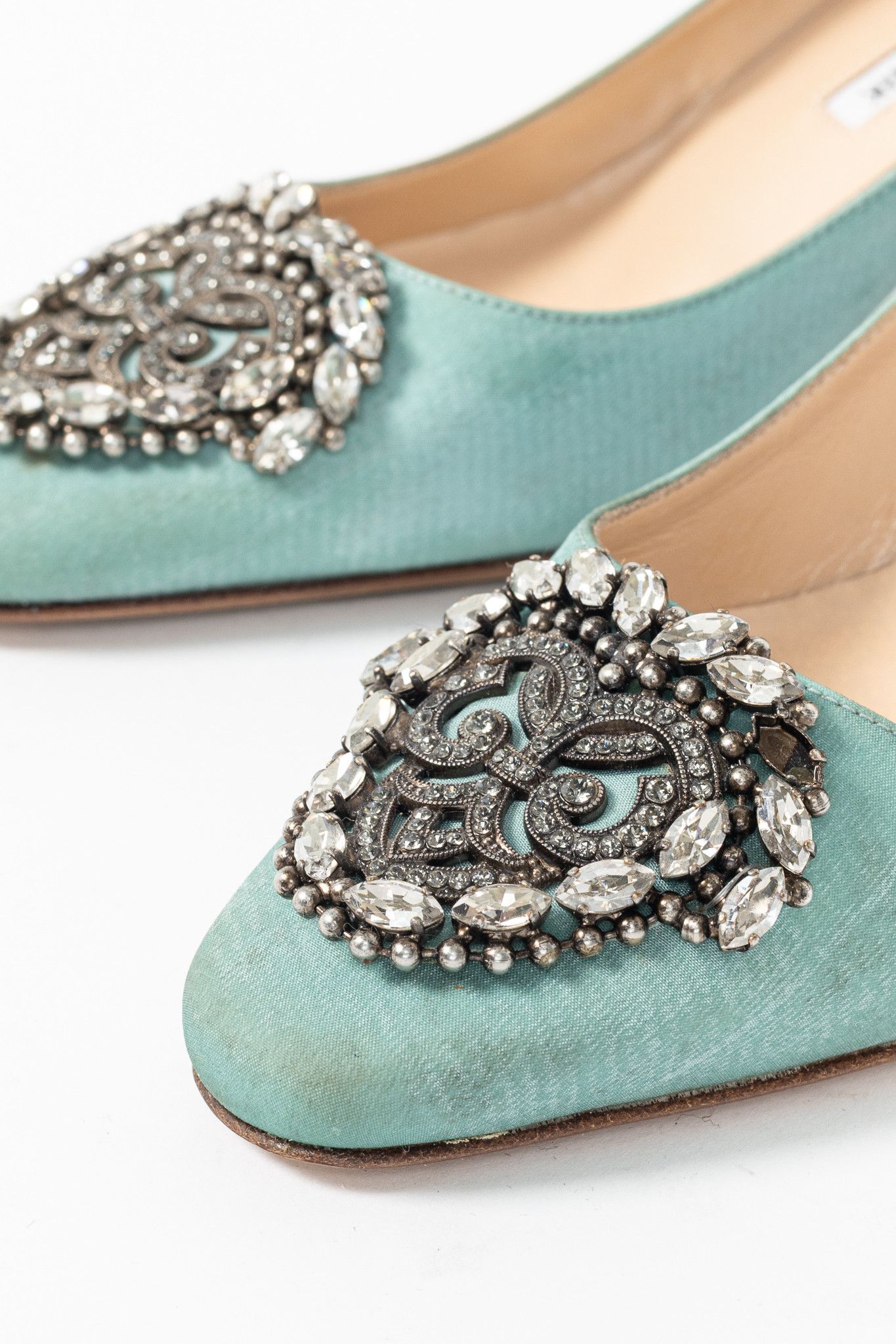 Manolo Blahnik Manolo Blahnik Okkato Teal Crêpe De Chine Jewel Buckle Pumps Size US 5 / IT 35 - 8 Thumbnail