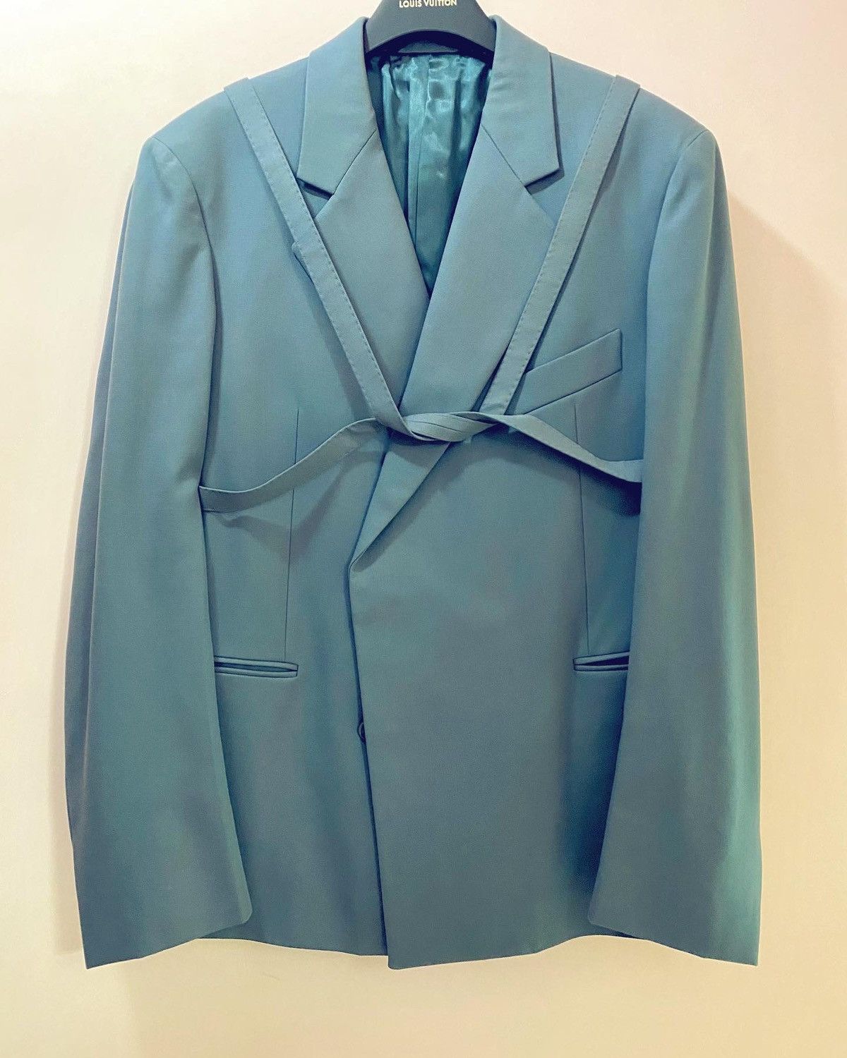 Louis Vuitton Louis Vuitton 2020 blue cross strapped blazer jacket 48 Size 48R - 4 Thumbnail