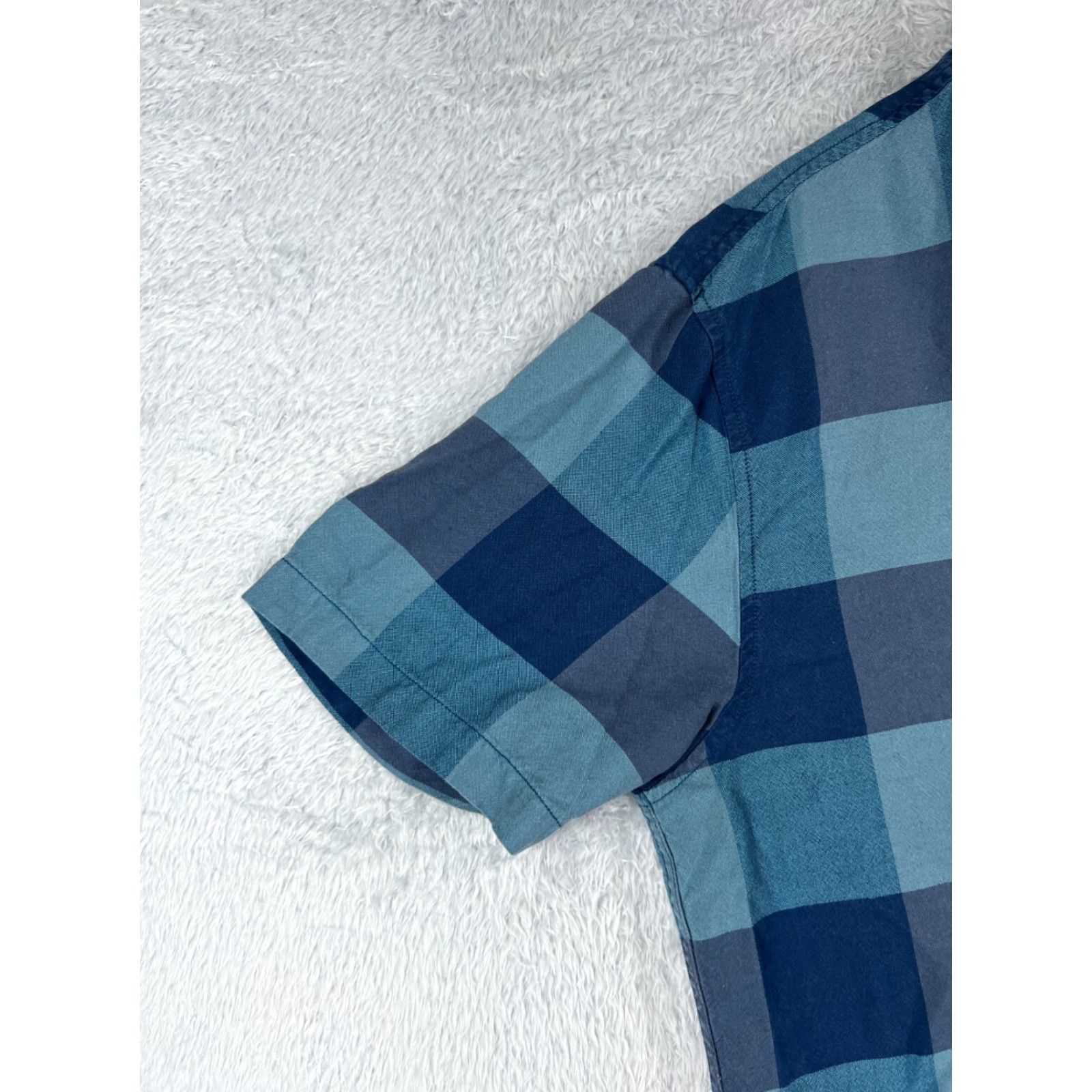 Tommy Bahama VINTAGE Tommy Bahama Shirt Men’s Adult Large Blue Plaid Button-Up Pocket Resort Vacation Aloha Hawaiian Tropical Beach Size US L / EU 52-54 / 3 - 3 Thumbnail