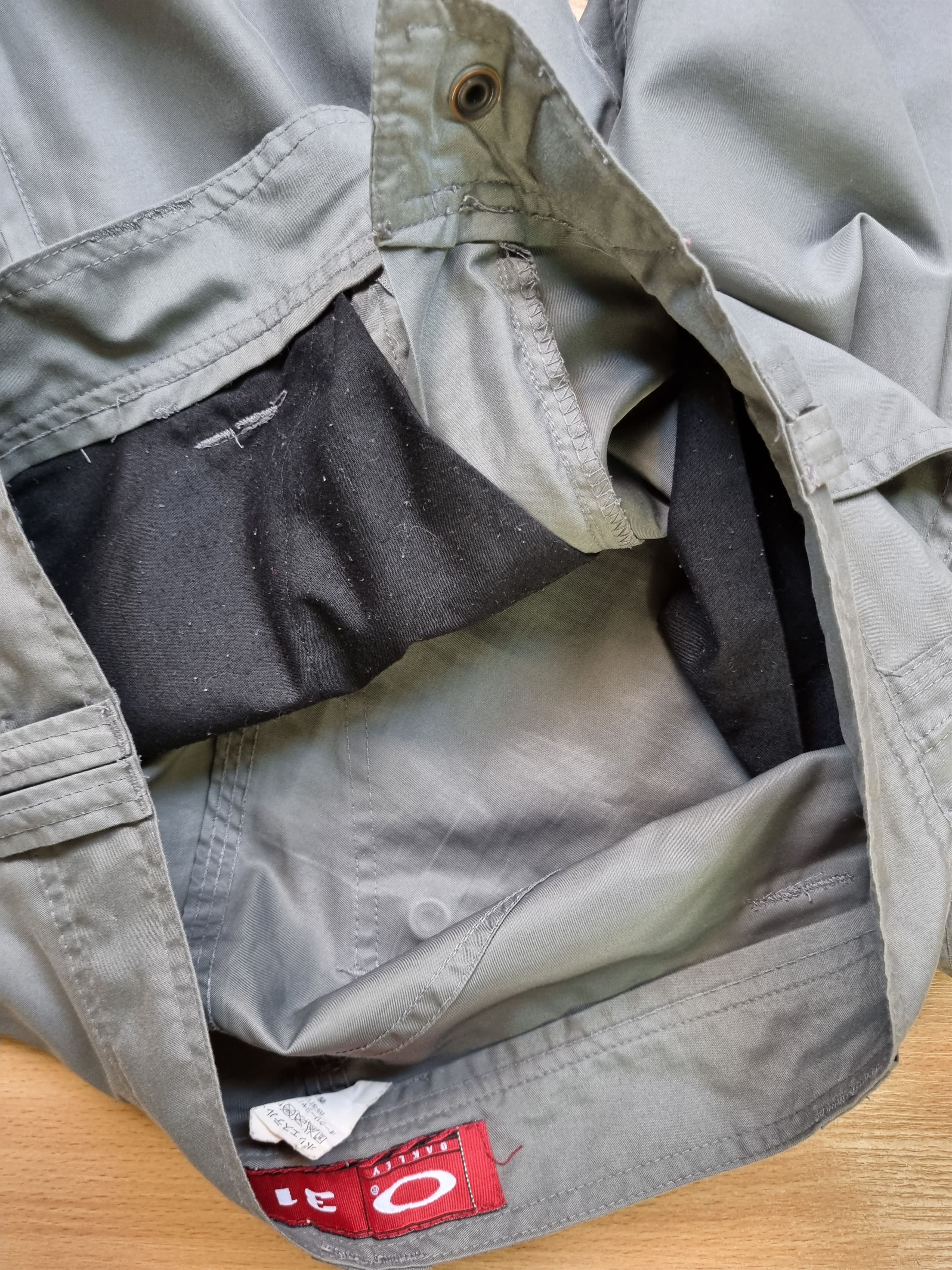 Oakley Oakley Nylon Cargo Utility Shorts with zipped pockets Size US 31 - 23 Thumbnail