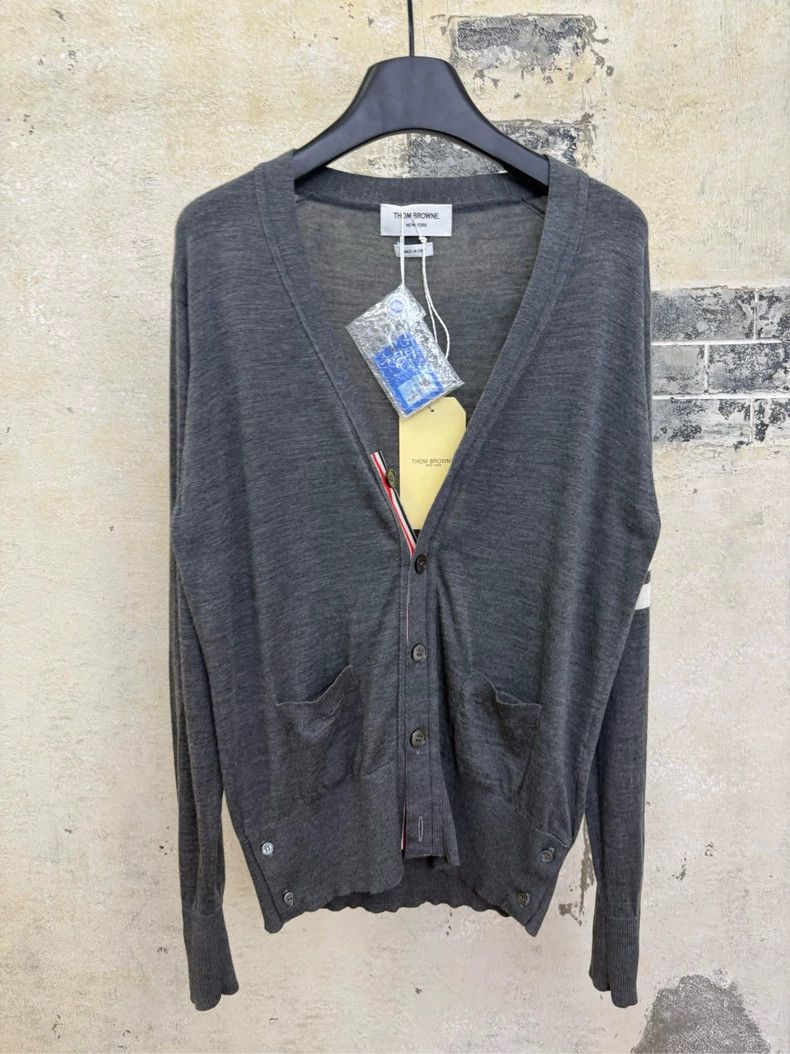 Thom Browne THOM BROWNE Grey Classic Cashmere Cardigan 2502-Nextarrow Size US M / EU 48-50 / 2 - 1 Thumbnail