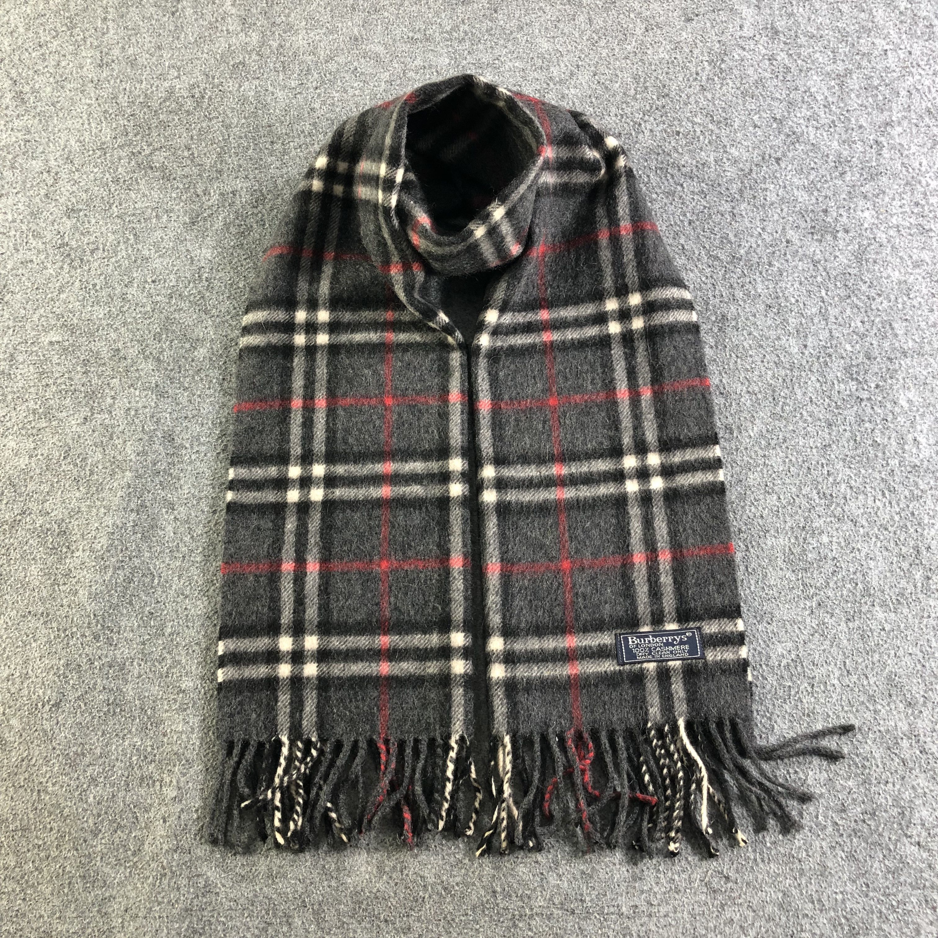 Burberry Burberrys Cashmere Scarf Muffler Neckwear V2606 Size ONE SIZE - 1 Thumbnail