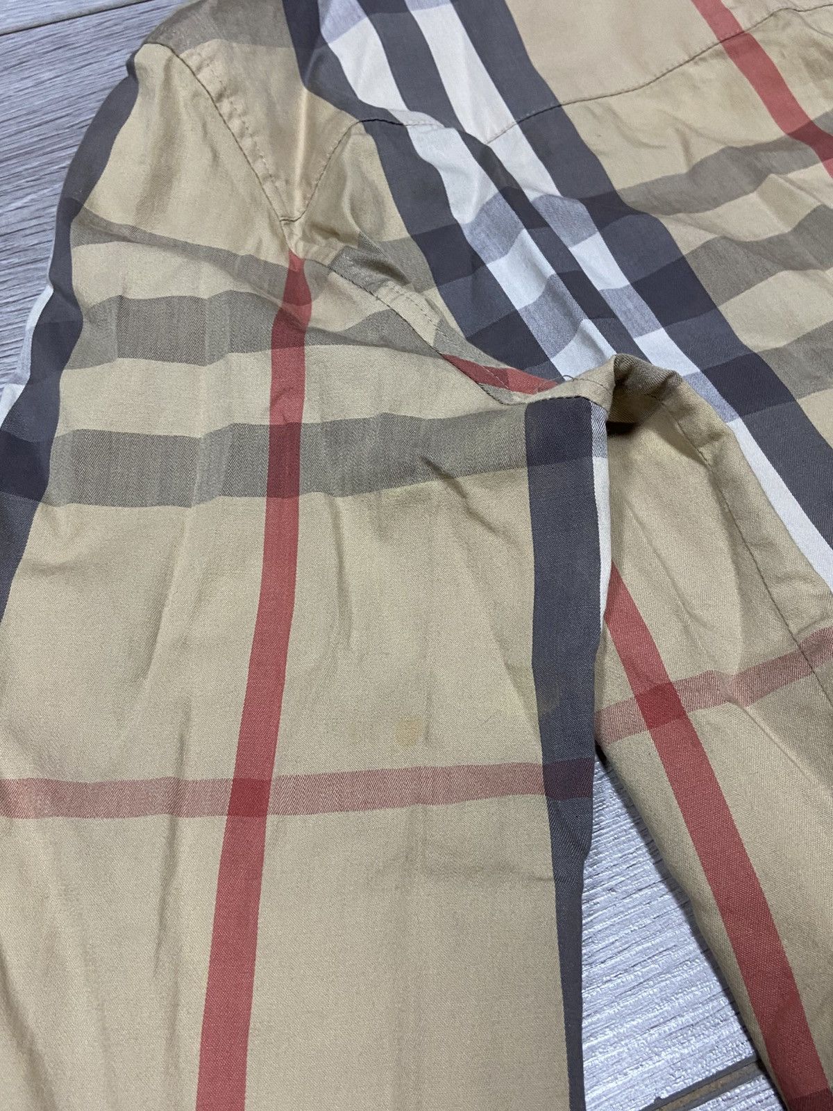 Burberry Burberry over check London shirt nova buttons up Size S / US 4 / IT 40 - 8 Thumbnail