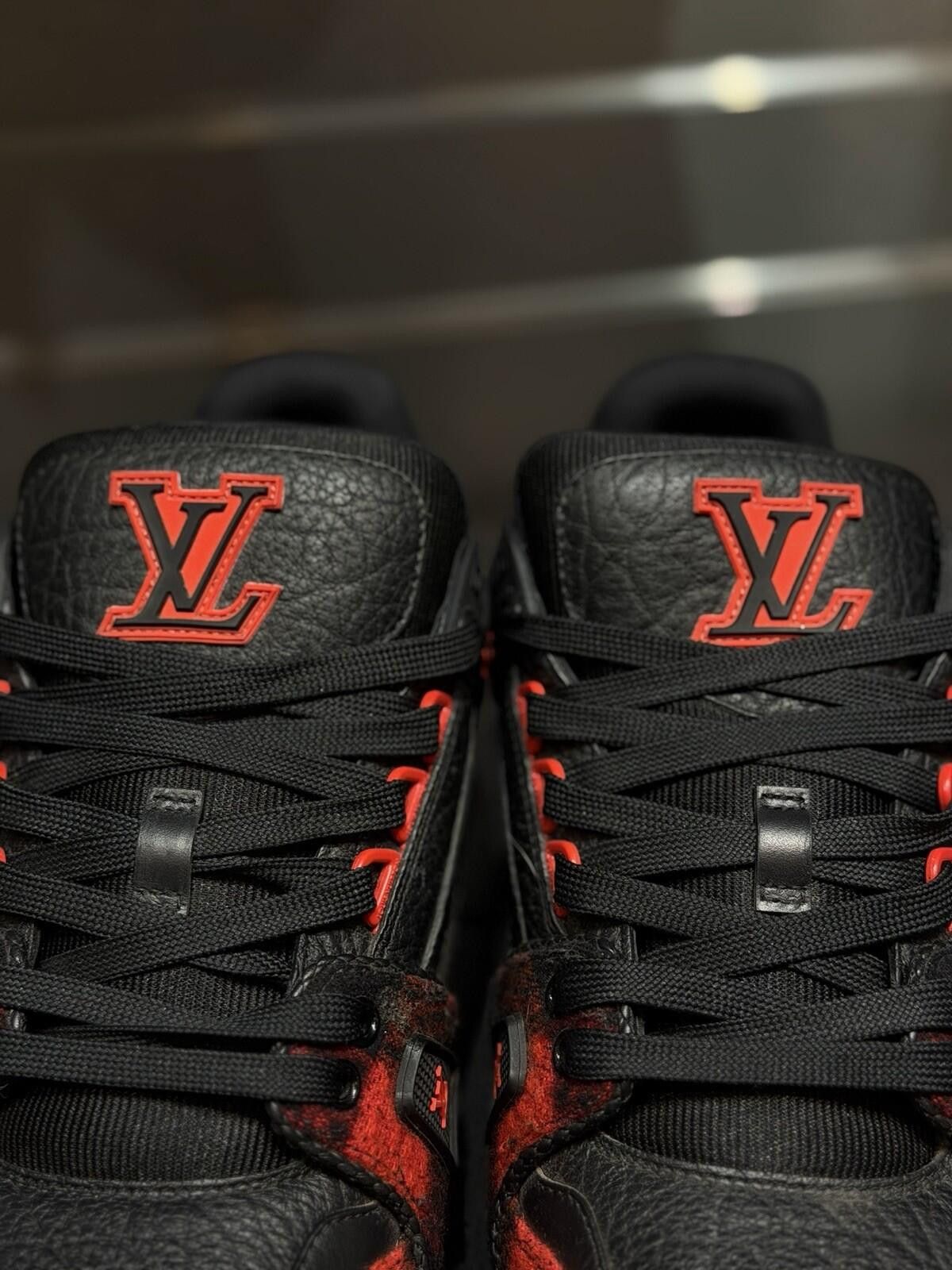 Louis Vuitton Louis Vuitton Trainer Black Red Monogram 8LV/9US $1200 Size US 9 / EU 42 - 10 Thumbnail