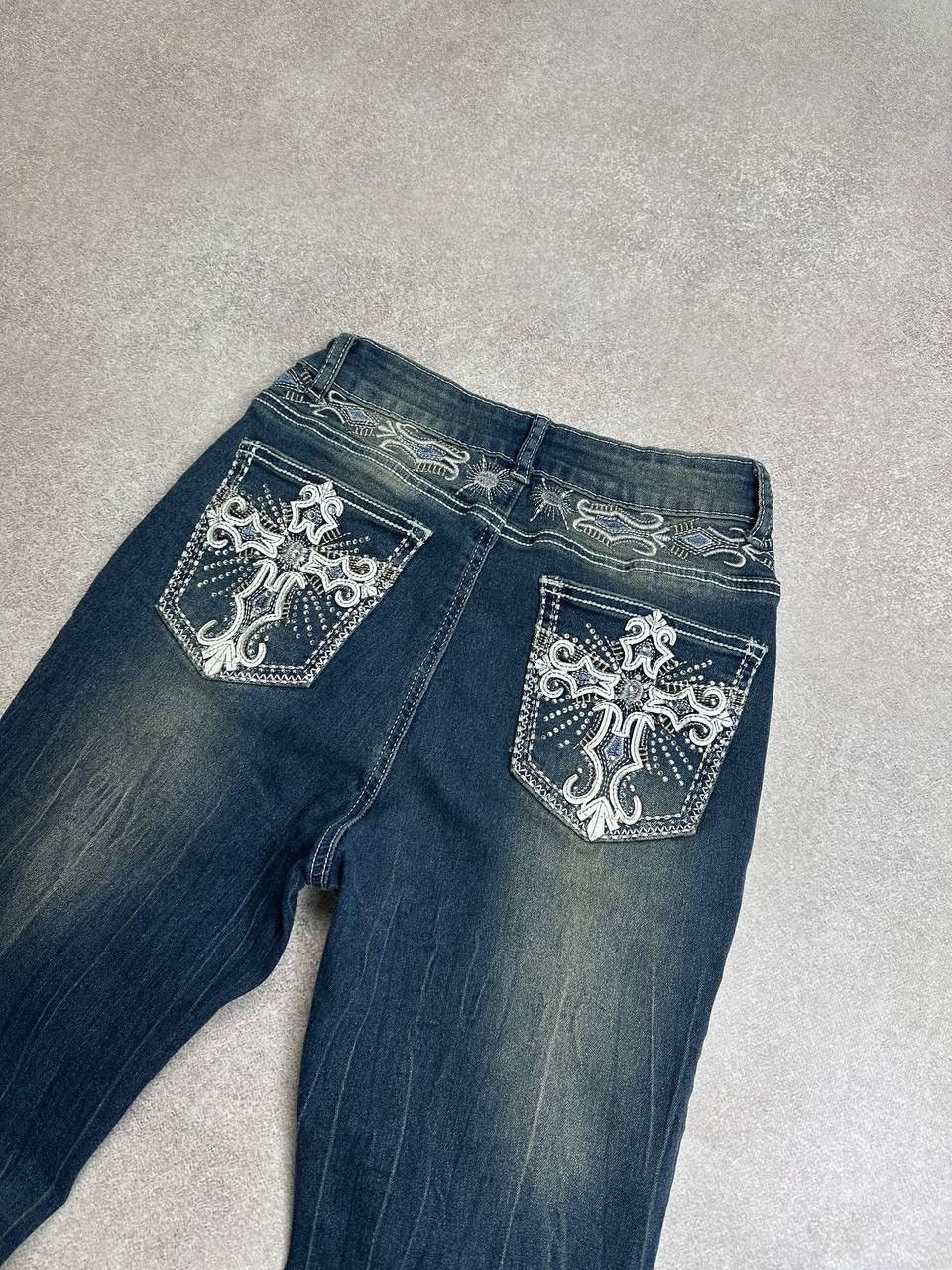 Japanese Brand Vintage Y2K Cross Embroidery Ed Hardy Style Flared Jeans 2 Size 26" / US 2 / IT 38 - 3 Thumbnail