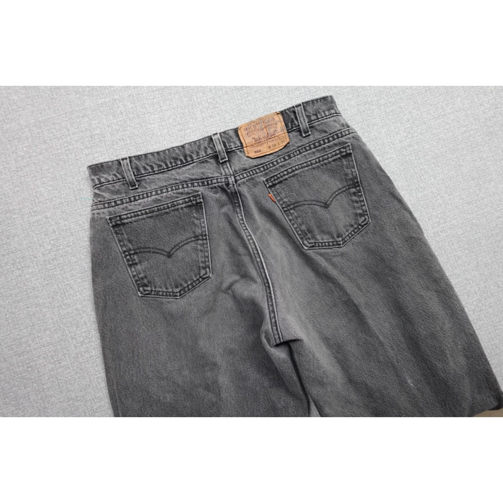 Levi's VINTAGE Levi's 560 Jeans Mens 34x30 Gray Charcoal Denim Orange Tab Baggy Relaxed Fit Tapered 5-Pocket Denim Jeans Mens Size US 34 / EU 50 - 2 Thumbnail