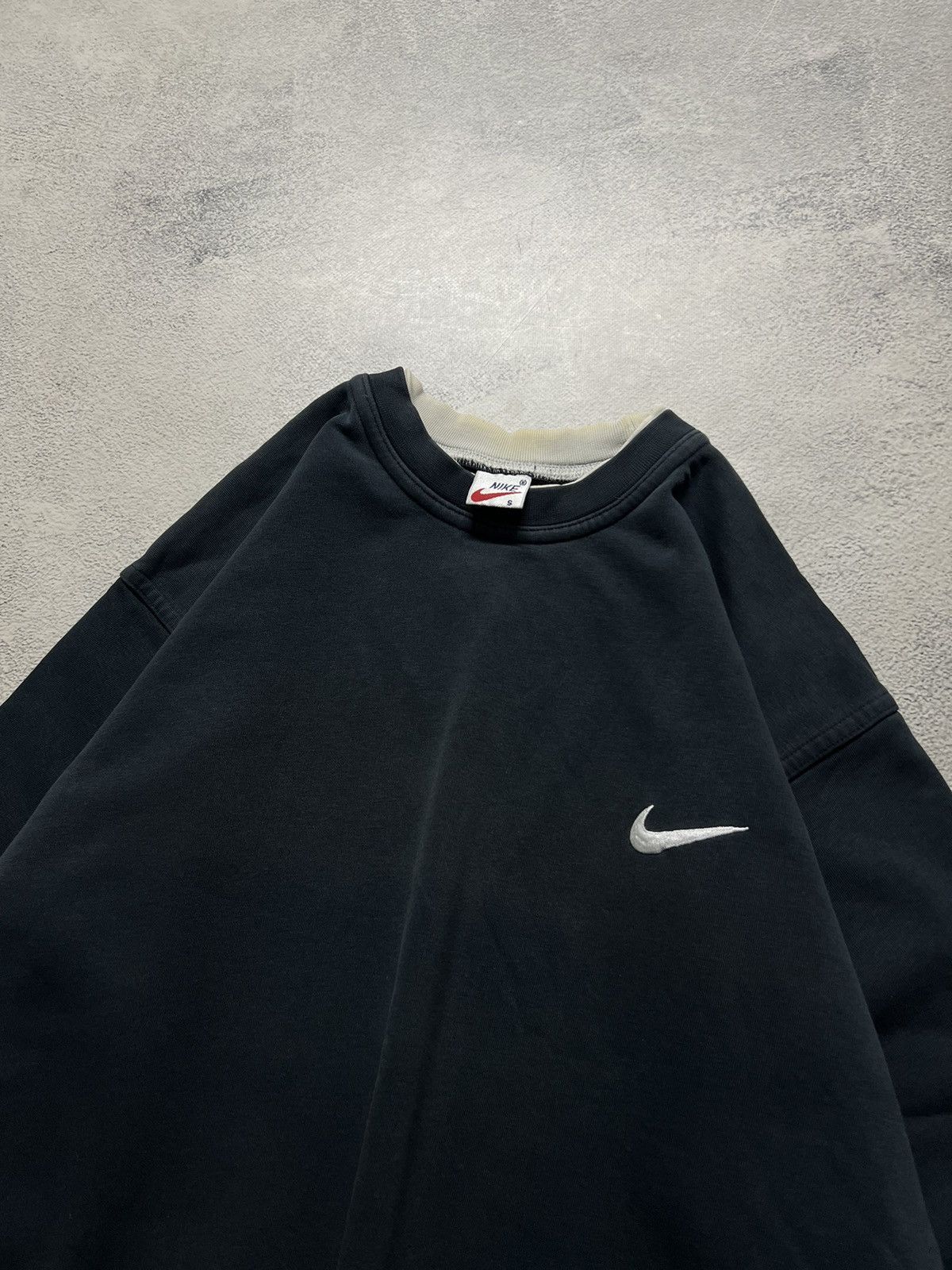Vintage Vintage Y2K Nike Mini Swoosh Faded Oversized Sweatshirt 90’s Size US S / EU 44-46 / 1 - 5 Thumbnail