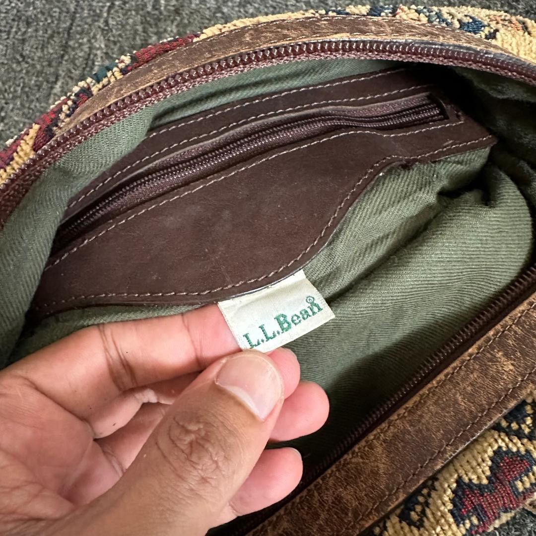 L.L. Bean Vintage Rare L L Bean Tapestry Leather Trim Crossbody Bag Size ONE SIZE - 10 Thumbnail