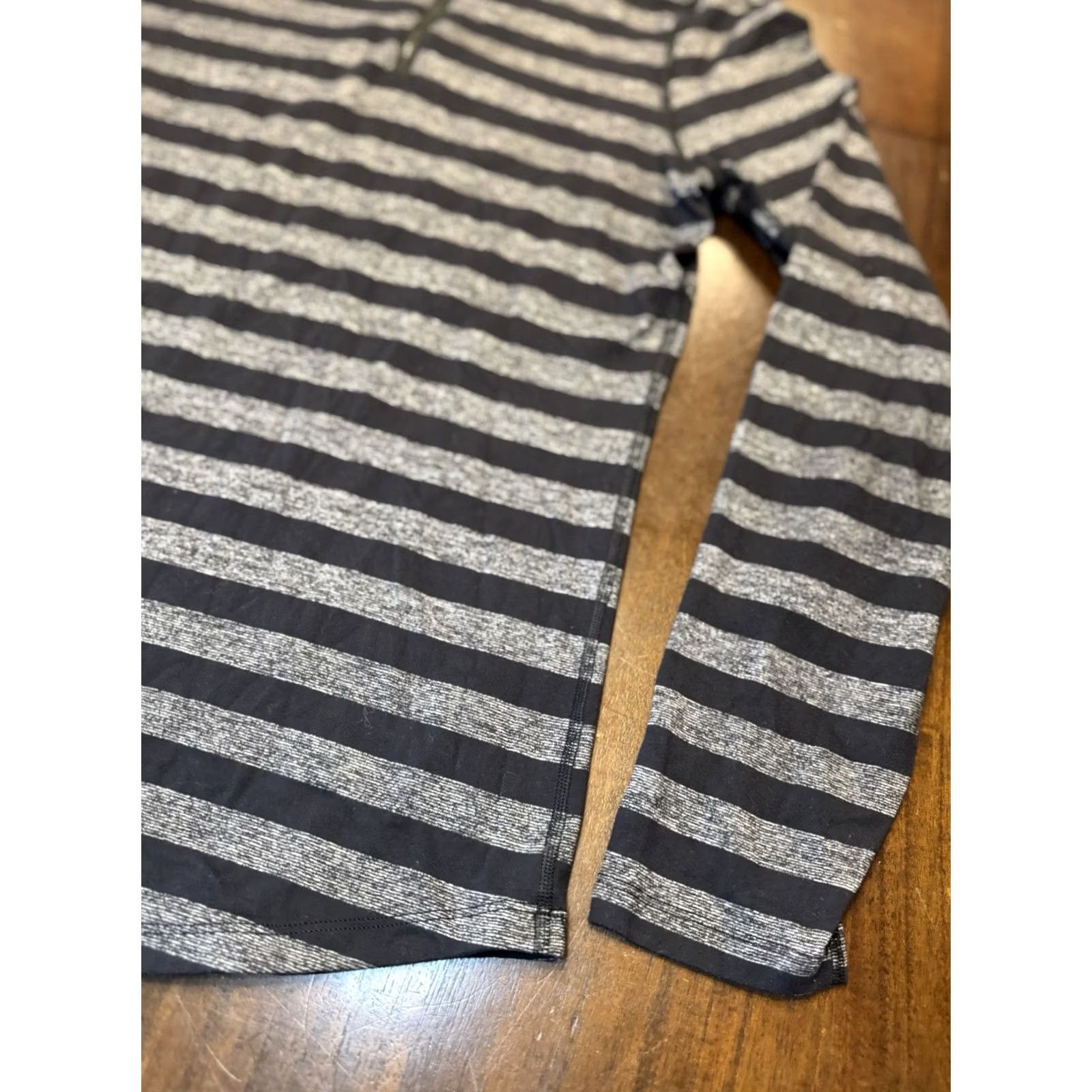 Lululemon Lululemon Shirt Mens Large Studio 1/4 Zip Classic Stripe Heathered Gray Black Size US L / EU 52-54 / 3 - 2 Thumbnail