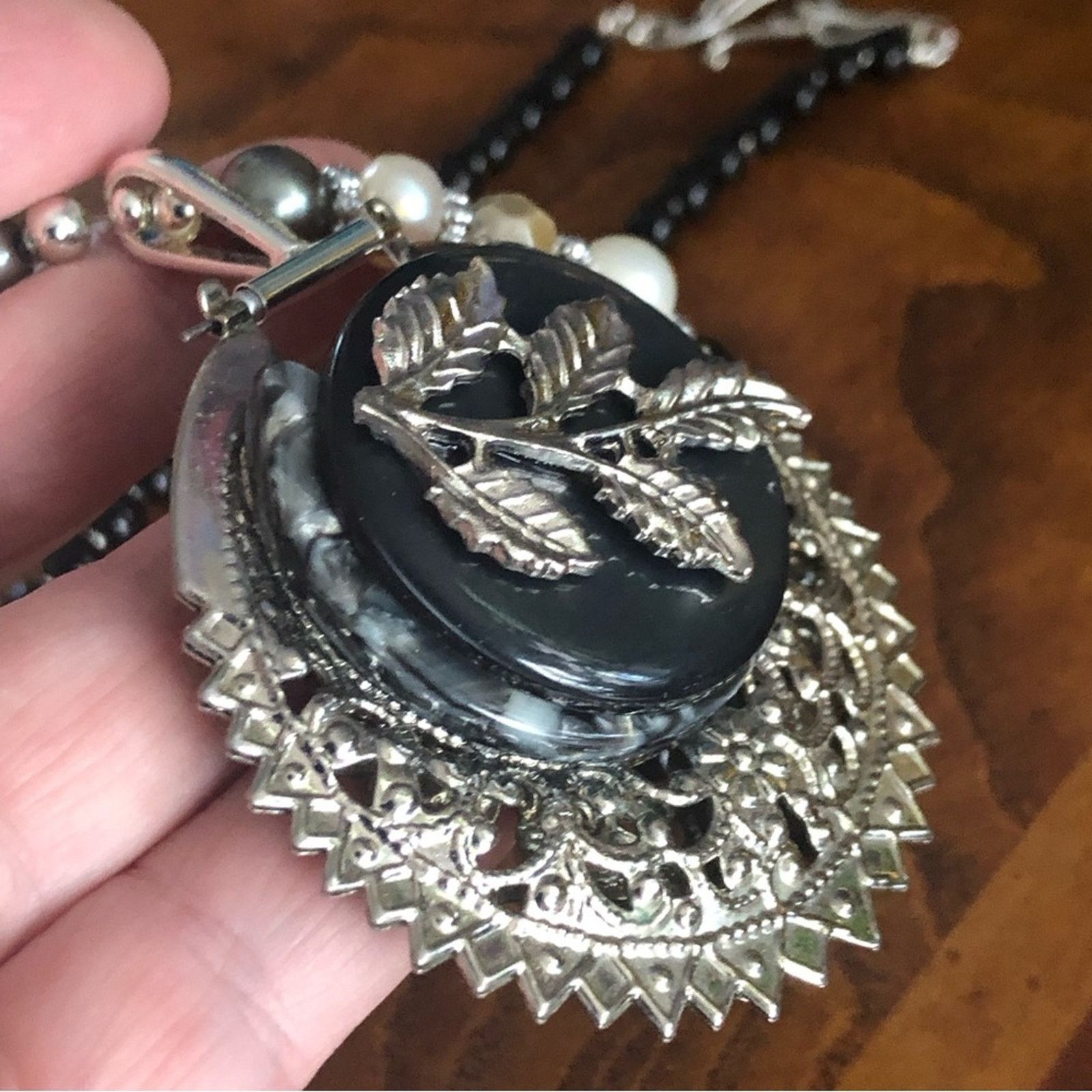Handmade Handcrafted repurpose filigree leaf Pearl necklace Size ONE SIZE - 9 Thumbnail