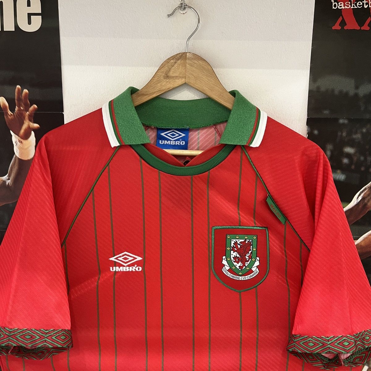 Umbro Vintage Wales 1994 Home Umbro Football Jersey Shirt Size US XL / EU 56 / 4 - 3 Thumbnail