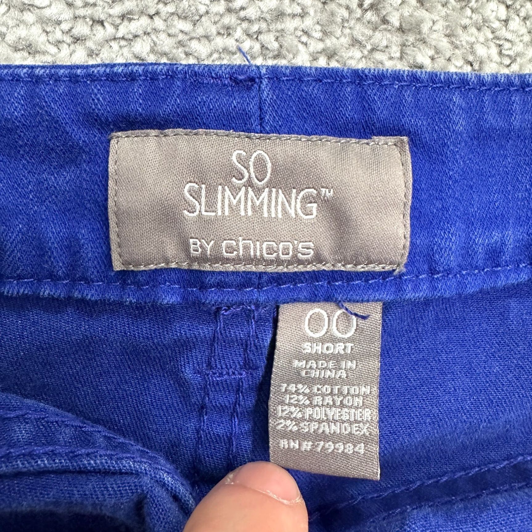 Vintage CHICO'S So Slimming Denim Jeans WOMEN 00 Regular Blue 30x28 Straight Mid Rise Slimming Stretch 5-Pocket Mens Women Girls? Size 24" / US 00 / IT 34 - 6 Thumbnail