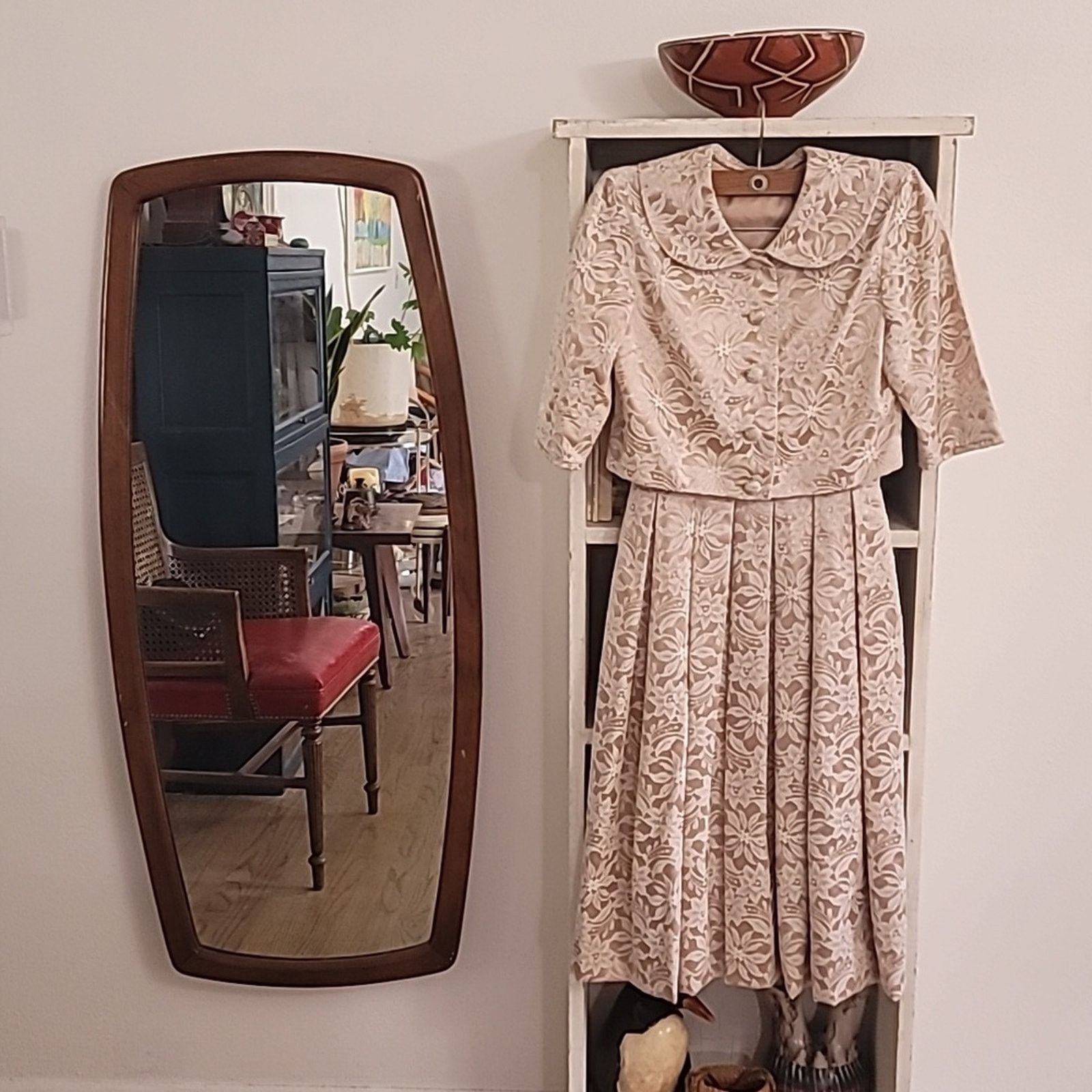 & Other Stories Vtg 1950s Tea Length, Lace Over Satin Cocktail Dress Size ONE SIZE - 1 Thumbnail