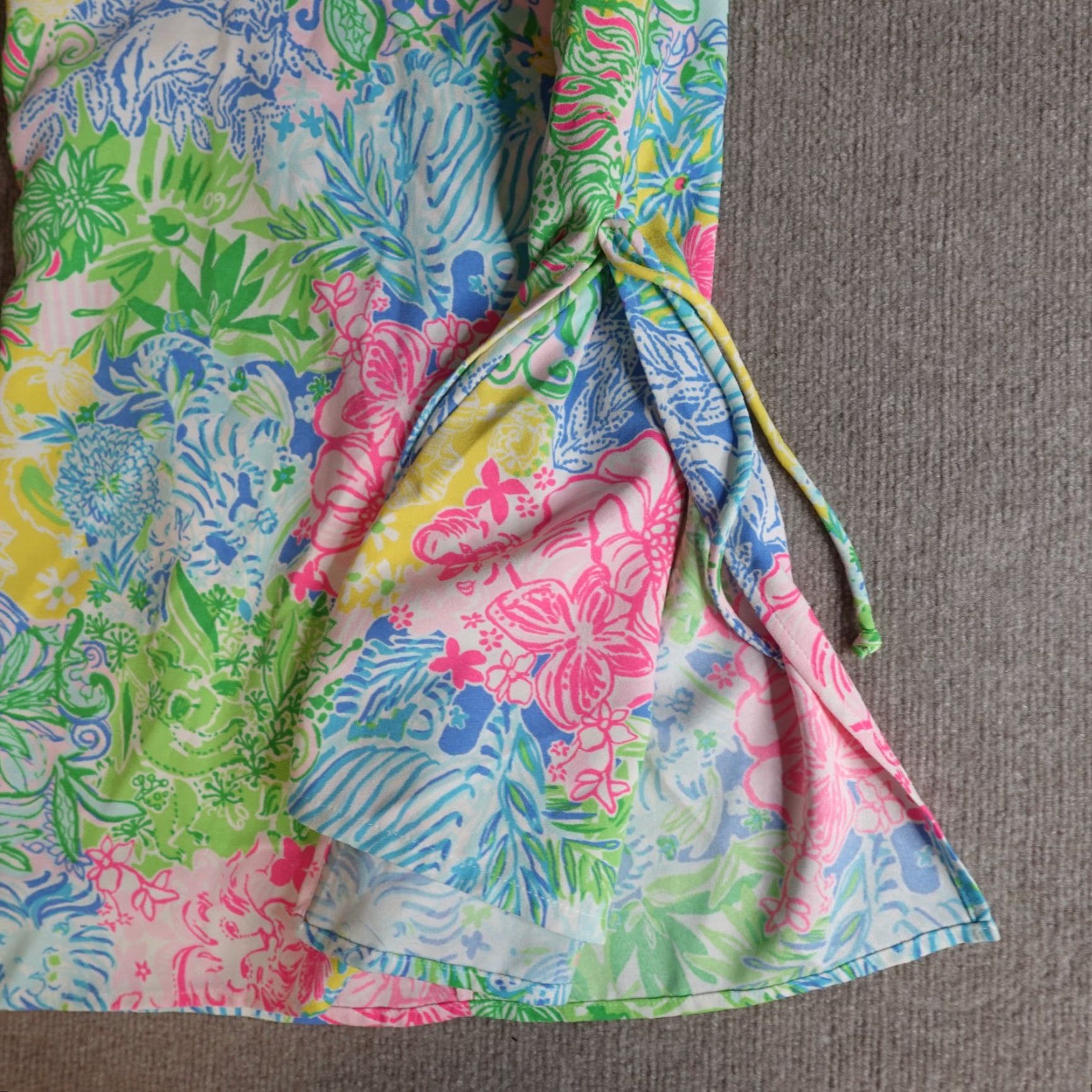 Lilly Pulitzer Lilly Pulitzer Romper Women's 2 Blue Green Pearl Floral Sleeveless Zip One-Piece Casual Regular Modern Colorful 2 Size 26" / US 2 / IT 38 - 2 Thumbnail