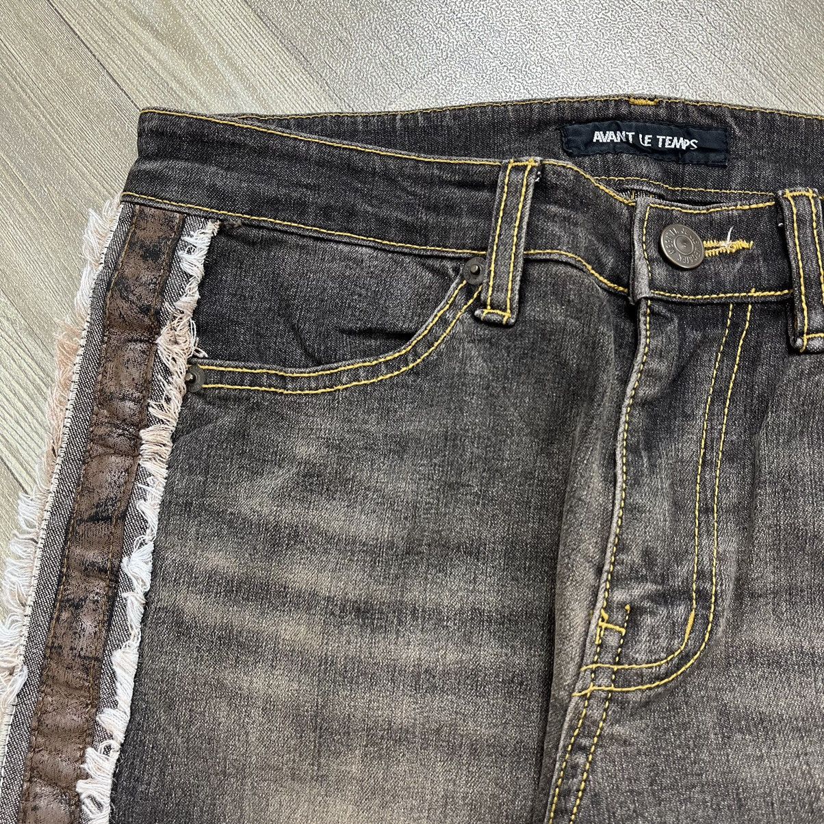 If Six Was Nine × Japanese Brand × Le Grande Bleu (L.G.B.) Y2K Avant Le Temps Waxed Leather Faded Flare Jeans Bootcut Size 27" / US 4 / IT 40 - 6 Thumbnail