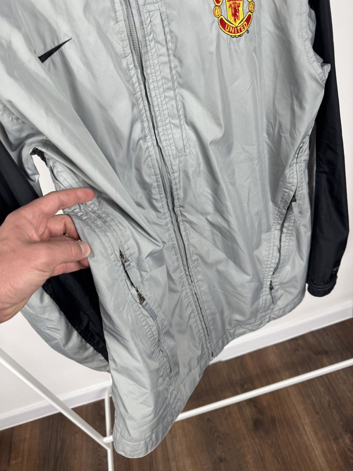 Nike Vintage Nike Manchester United Windbreaker Jacket Grey M Size US M / EU 48-50 / 2 - 10 Thumbnail
