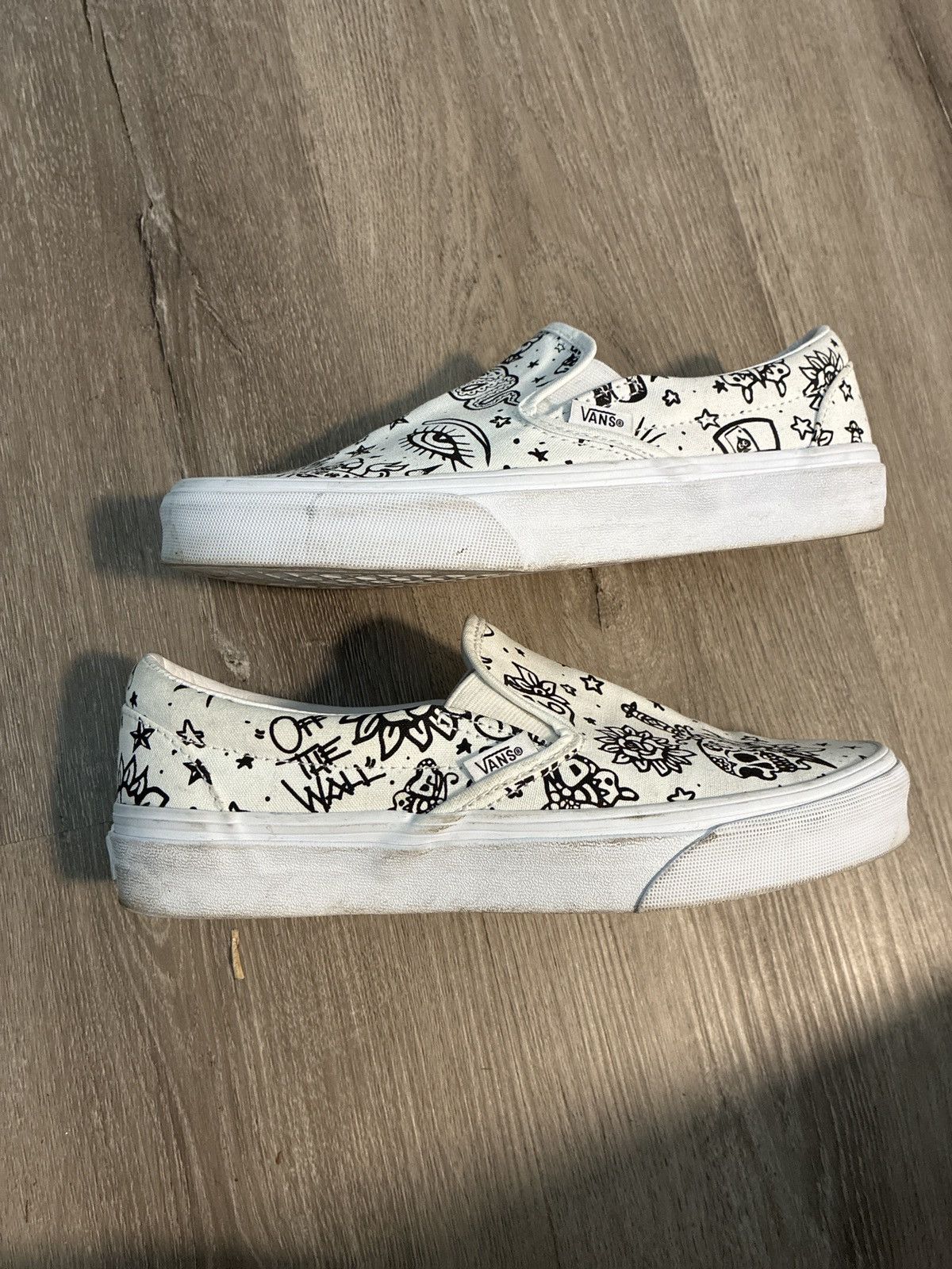 Vans Vans Classic Slip-On Sketch Drawings Size US 7 / EU 40 - 1 Thumbnail