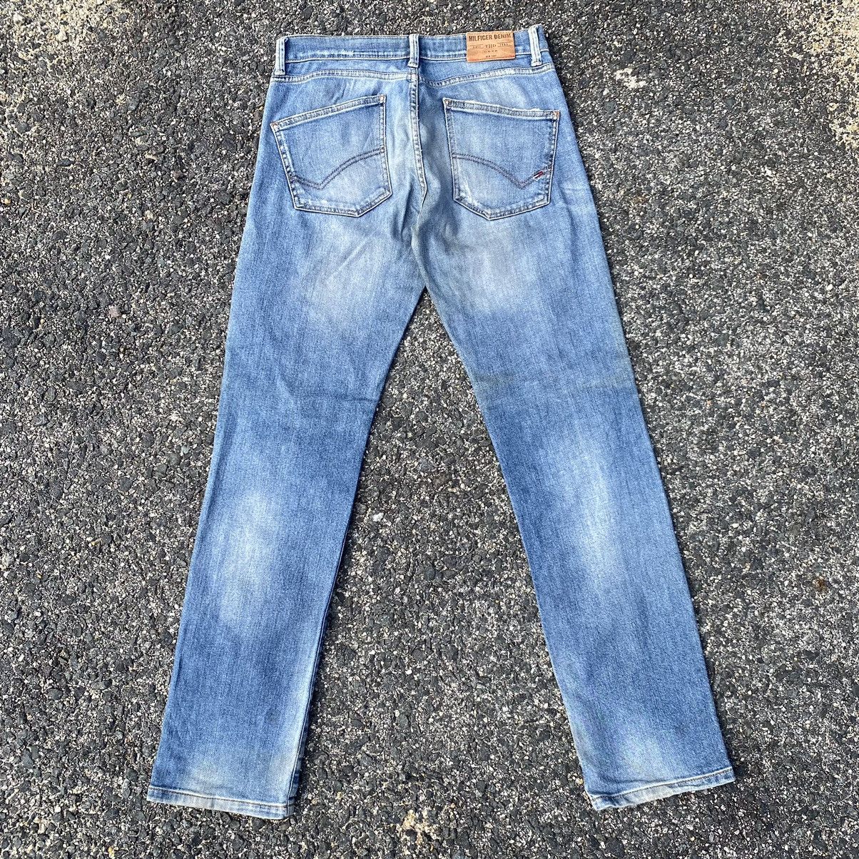 Tommy Hilfiger Tommy Hilfiger Denim Distressed Jeans Size US 30 / EU 46 - 17 Thumbnail