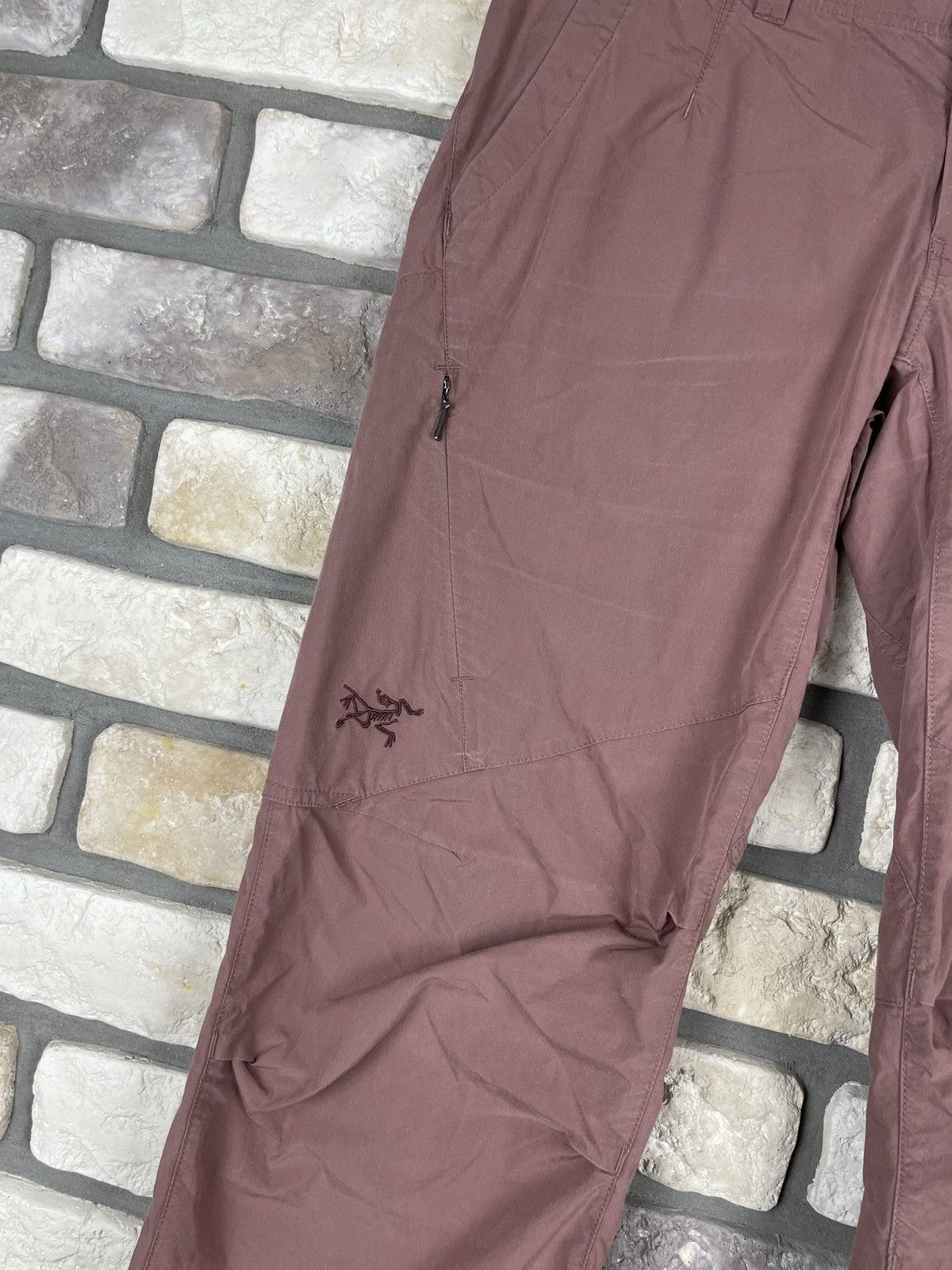 Arc'teryx × Designer Arcteryx arc’teryx pants shorts leggings Size 25" / US 0 / IT 36 - 2 Thumbnail