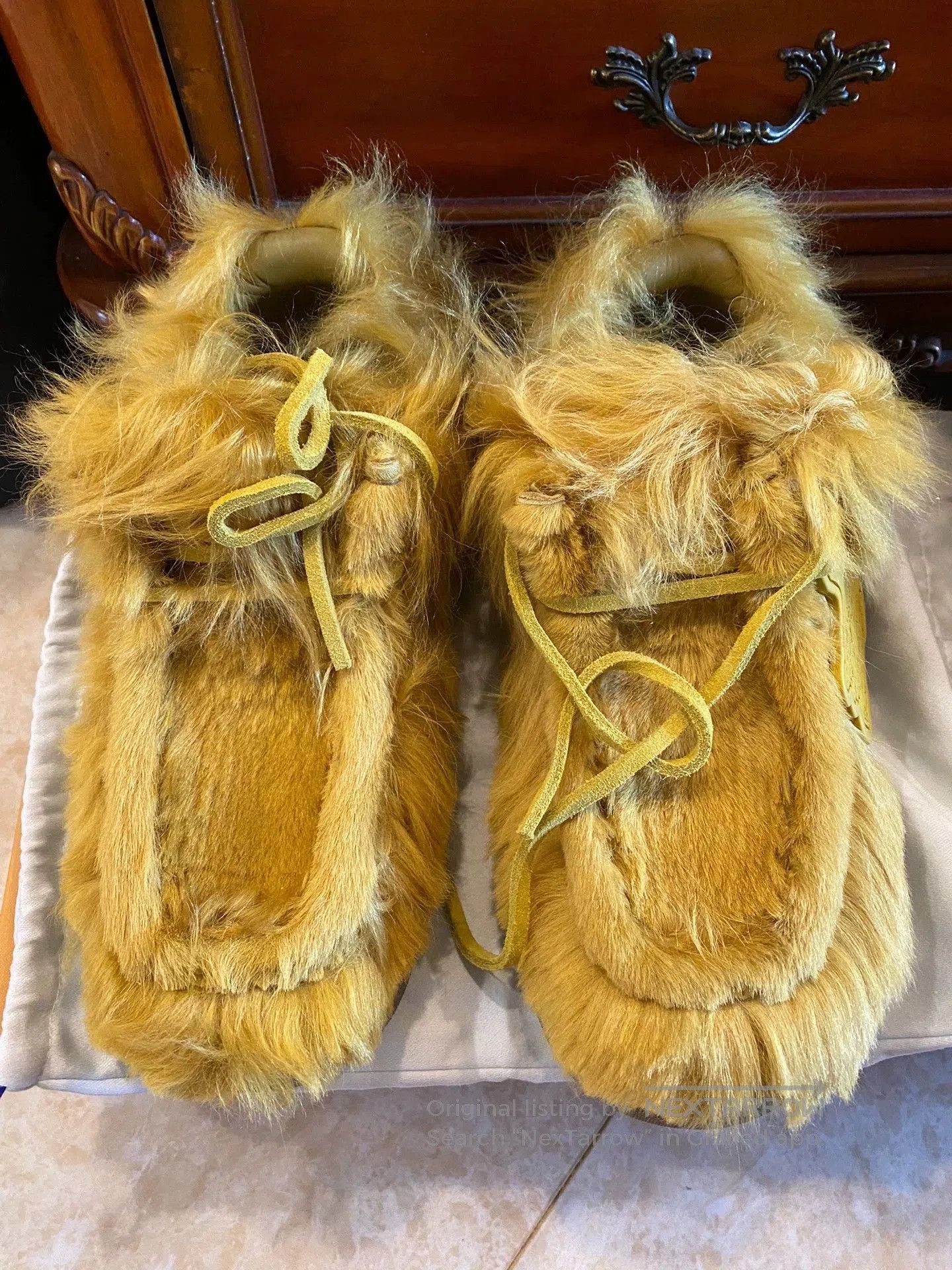 Burberry Yellow Furry Laced Slip. Size US 8 / EU 41 - 1 Thumbnail