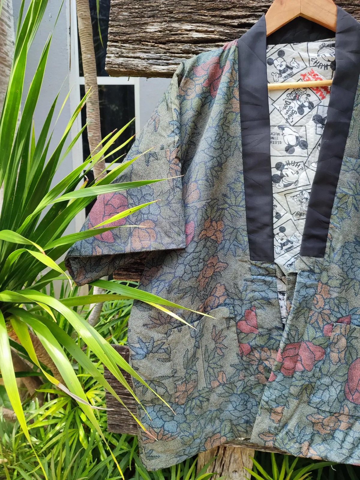 Japanese Brand Vintage Floral Kimono Jacket with Mickey Mouse Comic Lining Size US L / EU 52-54 / 3 - 7 Thumbnail