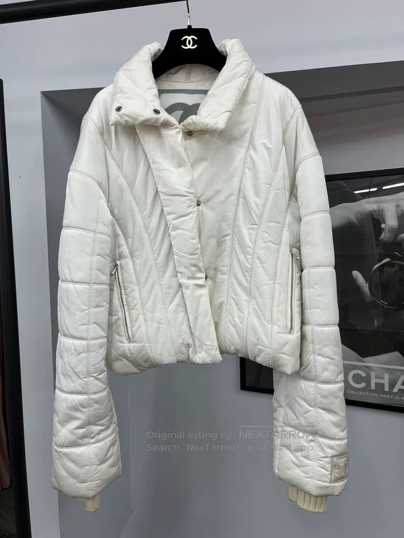 Chanel Chanel White down jacket Size S / US 4 / IT 40 - 1 Thumbnail