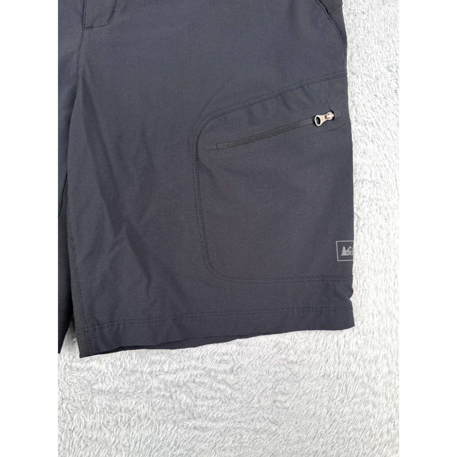 Vintage REI Women Cargo Shorts 12 Black Nylon Cotton Pockets Zipper Quick Dry Hiking 34x9 Adult Womens Size 34" / US 12 / IT 48 - 2 Thumbnail