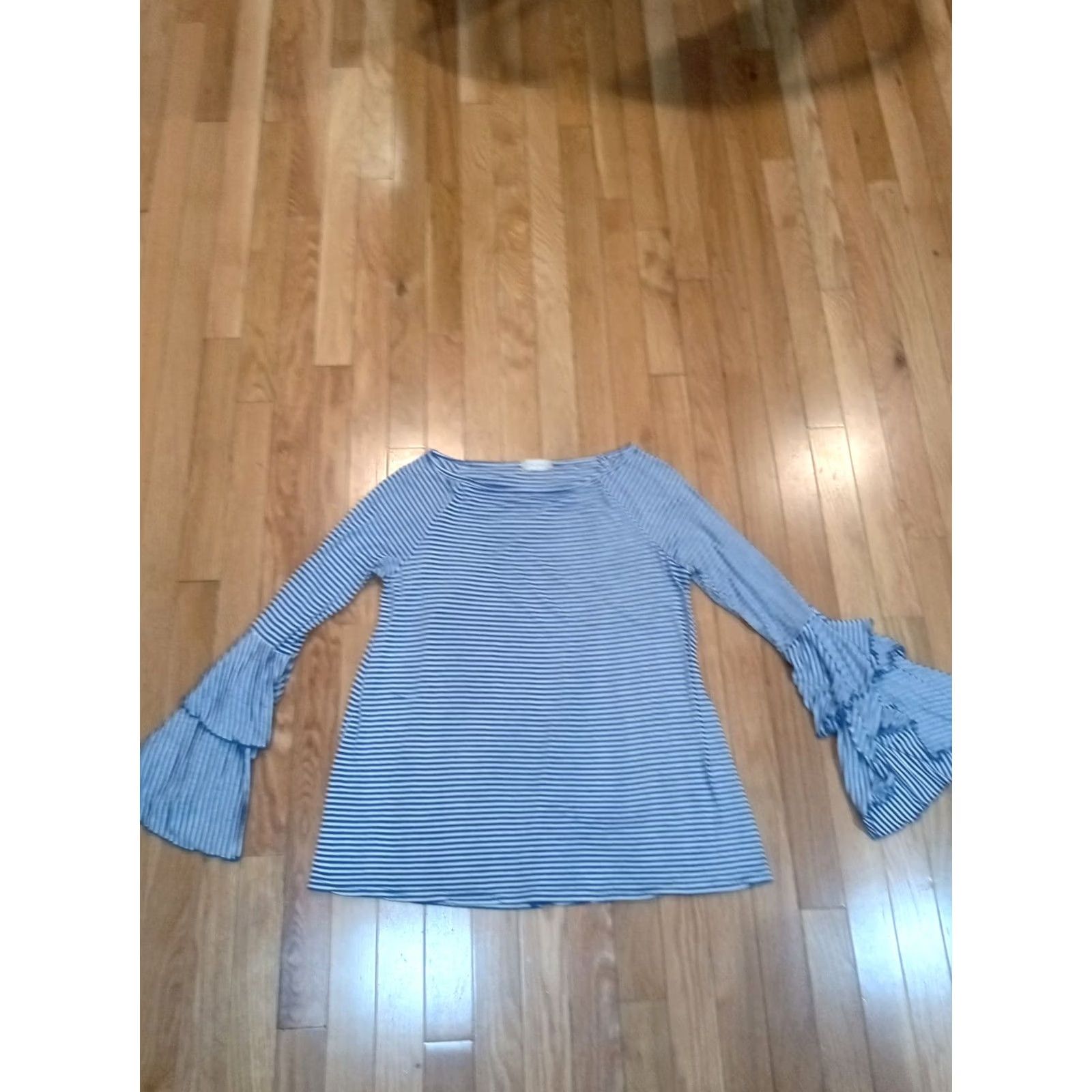 Vintage VINTAGE Altar'd State Women’s Striped Bell Sleeves Top Size M blue and white Bell Sleeve Long Sleeve Round Neck Pullover Hand Wash Only Blouse Women’s Size M / US 6-8 / IT 42-44 - 5 Thumbnail