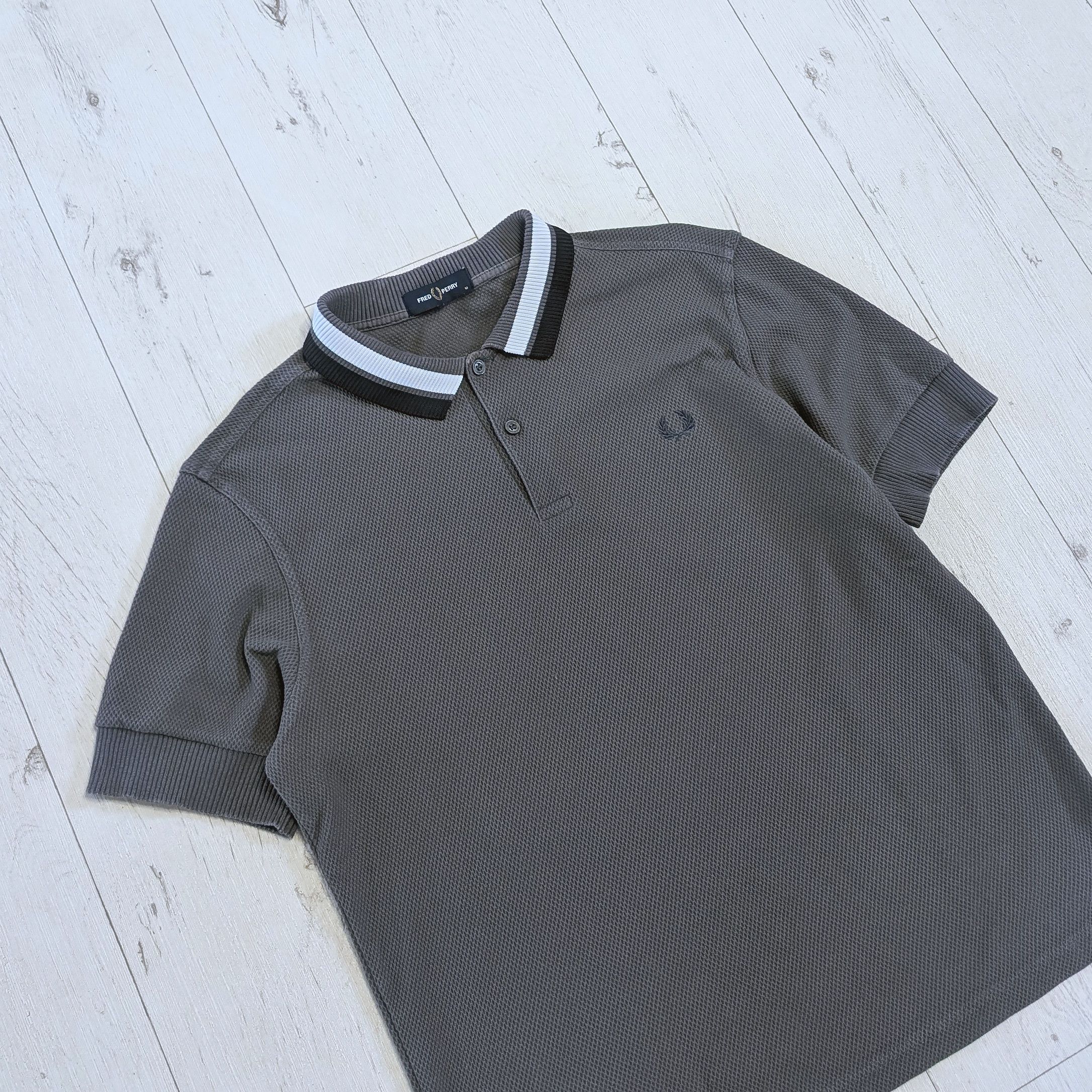 Fred Perry Fred Perry Knit Polo Shirt Size M Gray Classic Retro Style Size US M / EU 48-50 / 2 - 2 Thumbnail