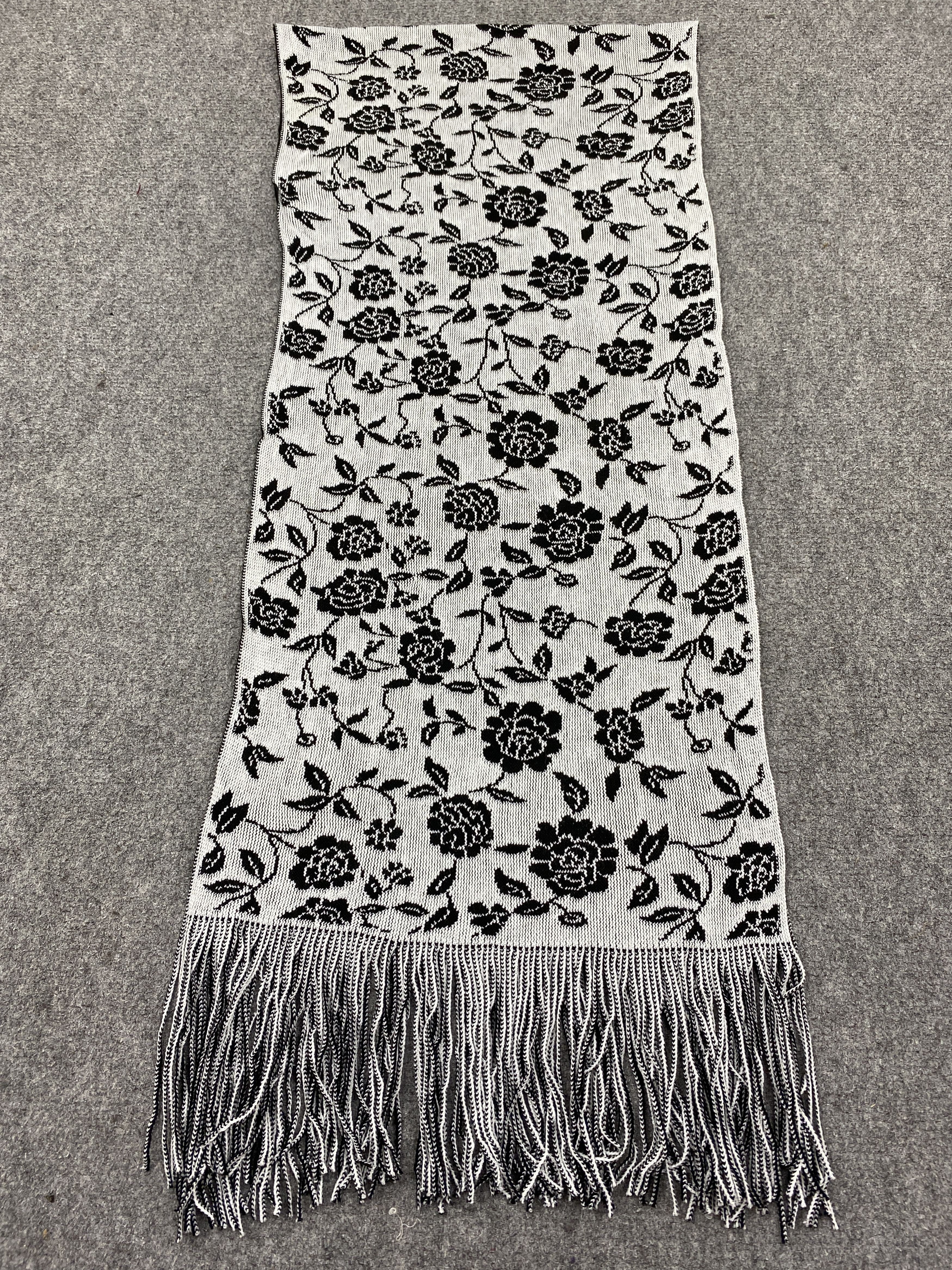 Japanese Brand Japanese Floral Scarf / Muffler / Neckwear SC0351 Size ONE SIZE - 3 Thumbnail