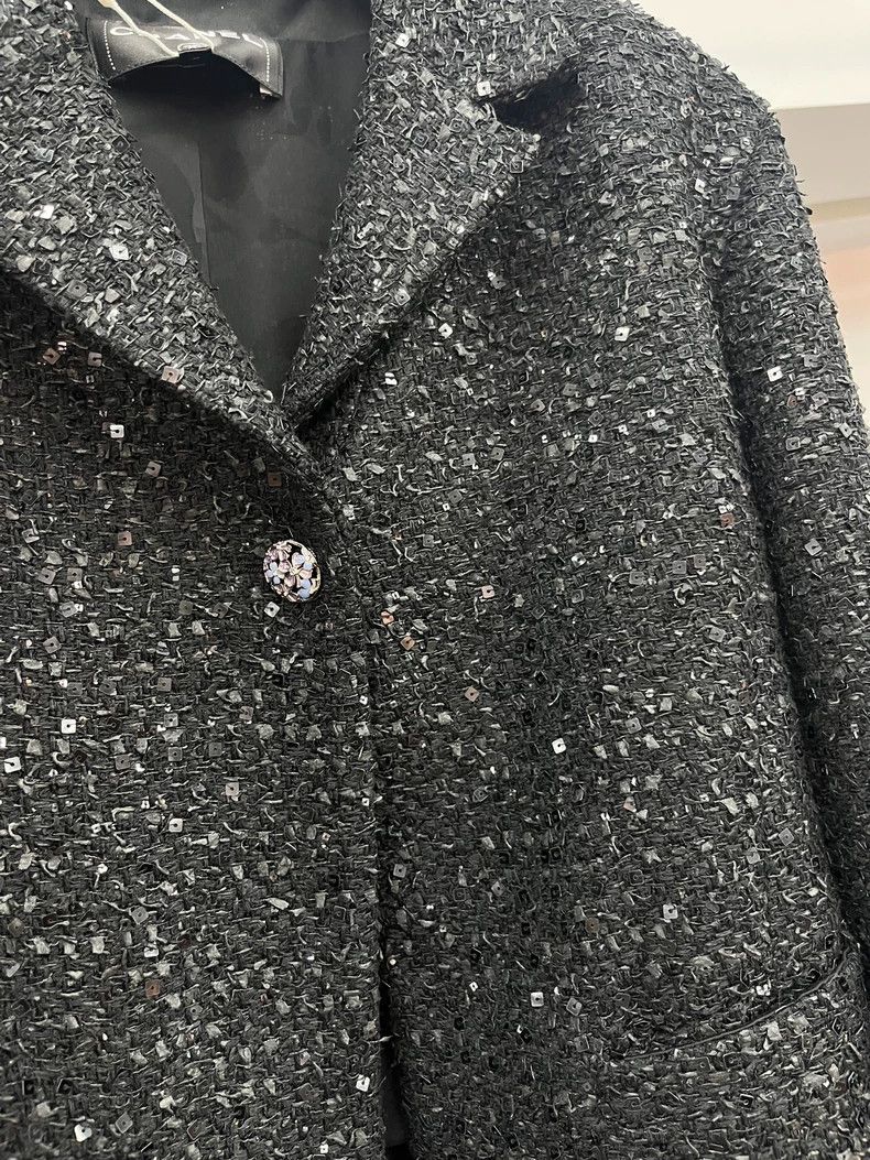 Chanel Chanel 24S black sequin twill tweed jacket Size XS / US 0-2 / IT 36-38 - 2 Thumbnail