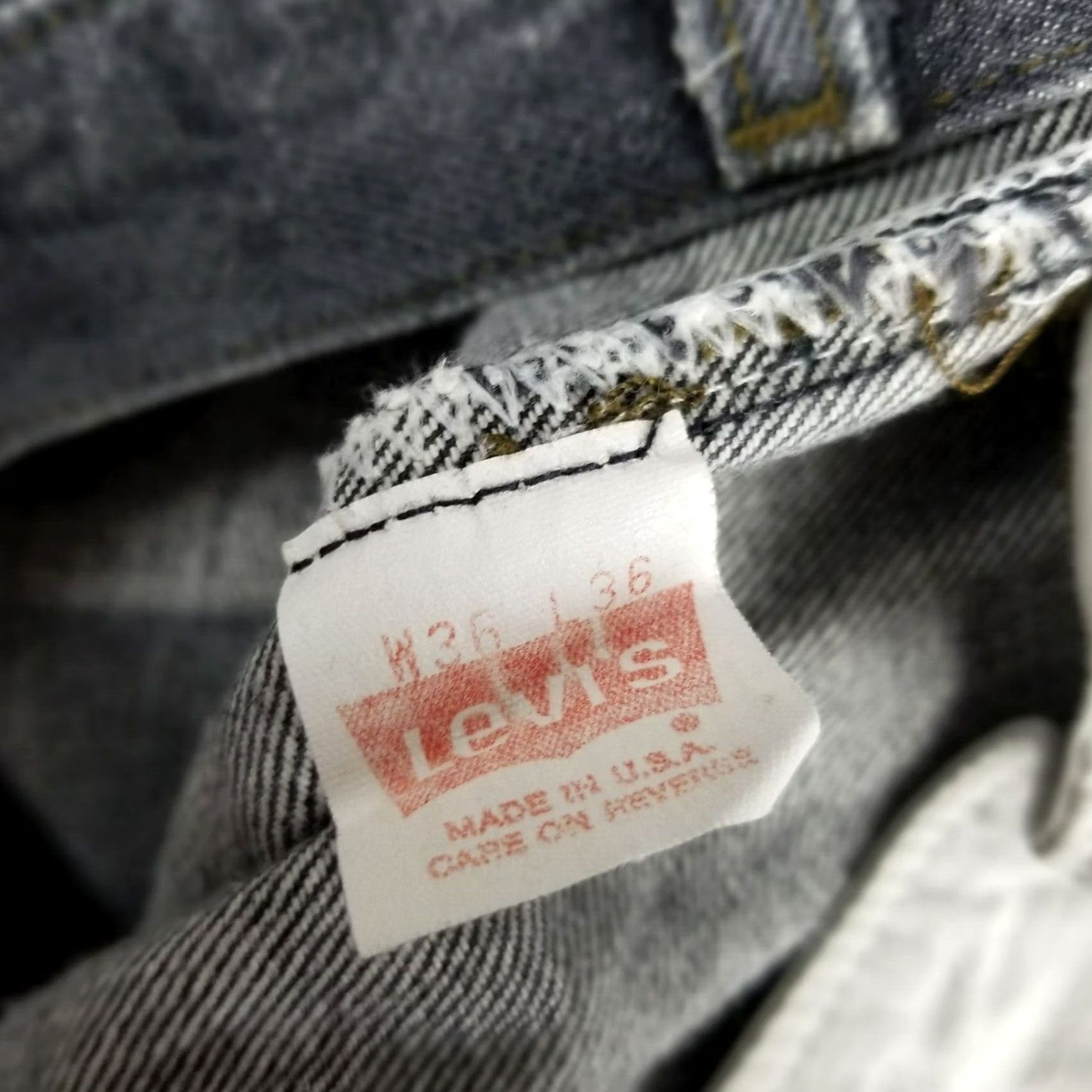 Levi's VINTAGE Levi’s 501 Jeans Gray 34X28 Made in USA Button Fly Distressed 80s Cowboy Festival Retro USA Mens Jeans Size US 34 / EU 50 - 3 Thumbnail