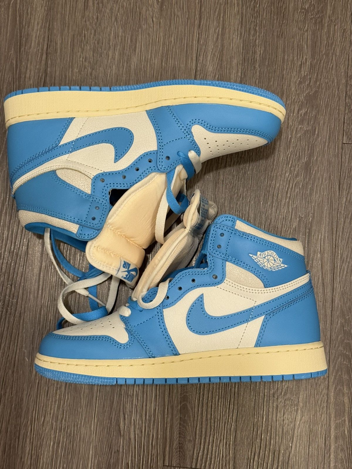 Jordan Brand Jordan 1 UNC Size US 6 / EU 39 - 4 Thumbnail