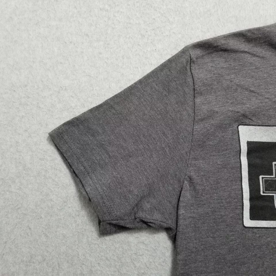 Nintendo Nintendo Shirt Mens Large Gray Crew Neck Controller Size US L / EU 52-54 / 3 - 9 Thumbnail