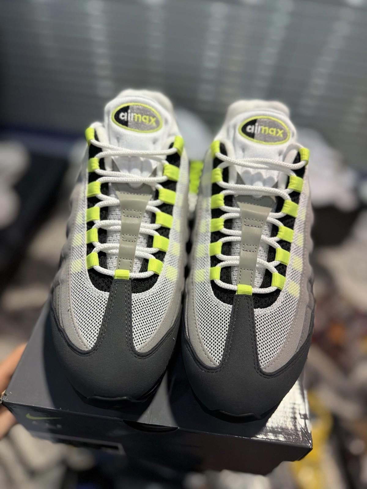 Nike Size 9 - Nike Air Max 95 OG 2025/2026 Neon (HM4740 001) Size US 9 / EU 42 - 8 Thumbnail