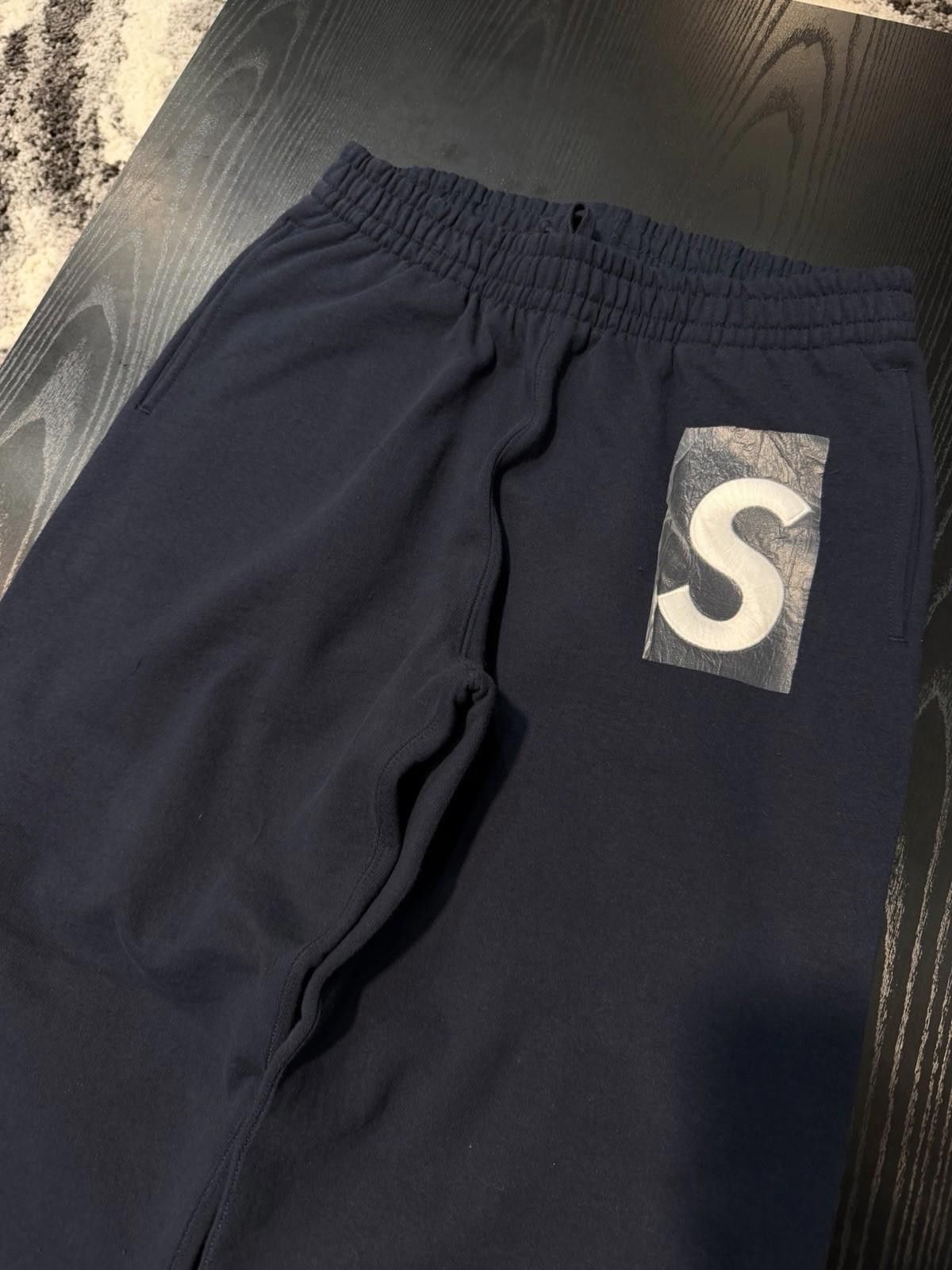 Supreme Supreme S Logo Sweatpants Navy Blue (SS25) Brand New Size M Size US 32 / EU 48 - 6 Thumbnail
