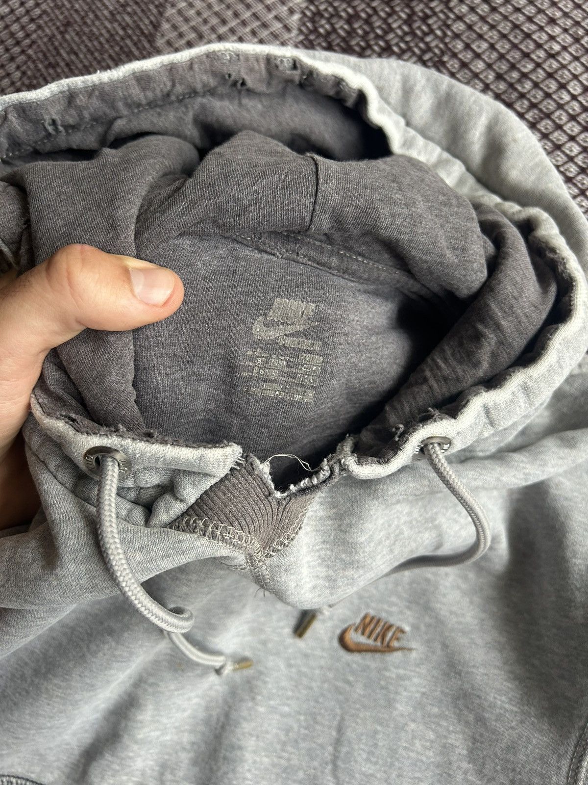 Nike Vintage Nike Distressed Faded Hoodie 00s Streetwear Size M Size US M / EU 48-50 / 2 - 11 Thumbnail
