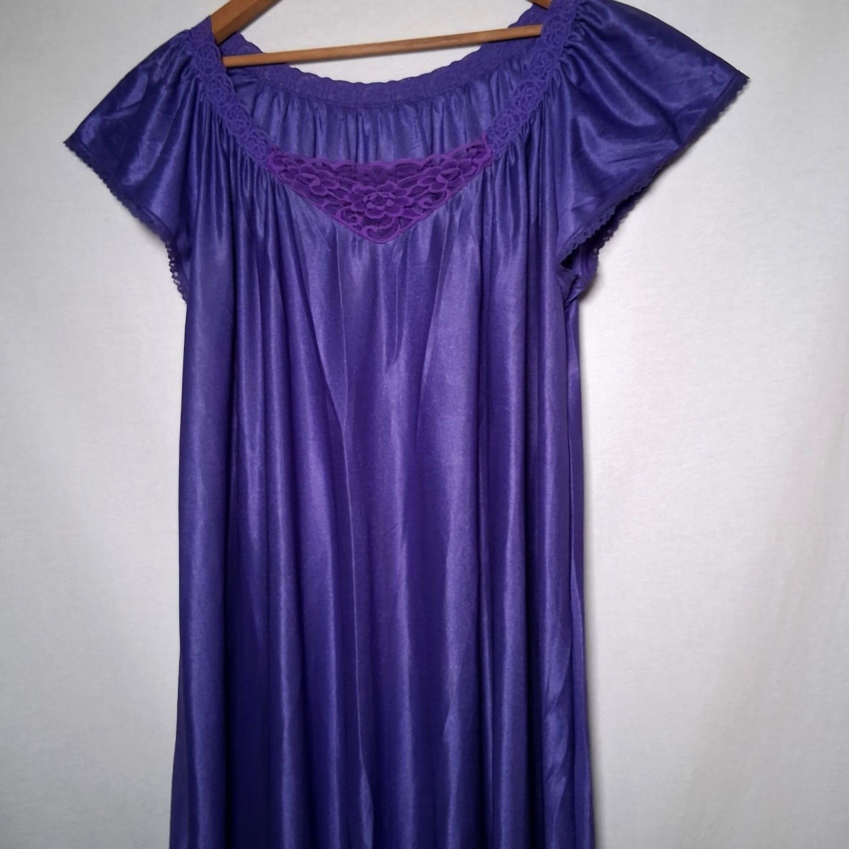 Vintage VINTAGE Smart Fit Purple Nightgown Maxi Nylon Lace Flutter USA Plus Size 26 W Womens Size ONE SIZE - 5 Thumbnail