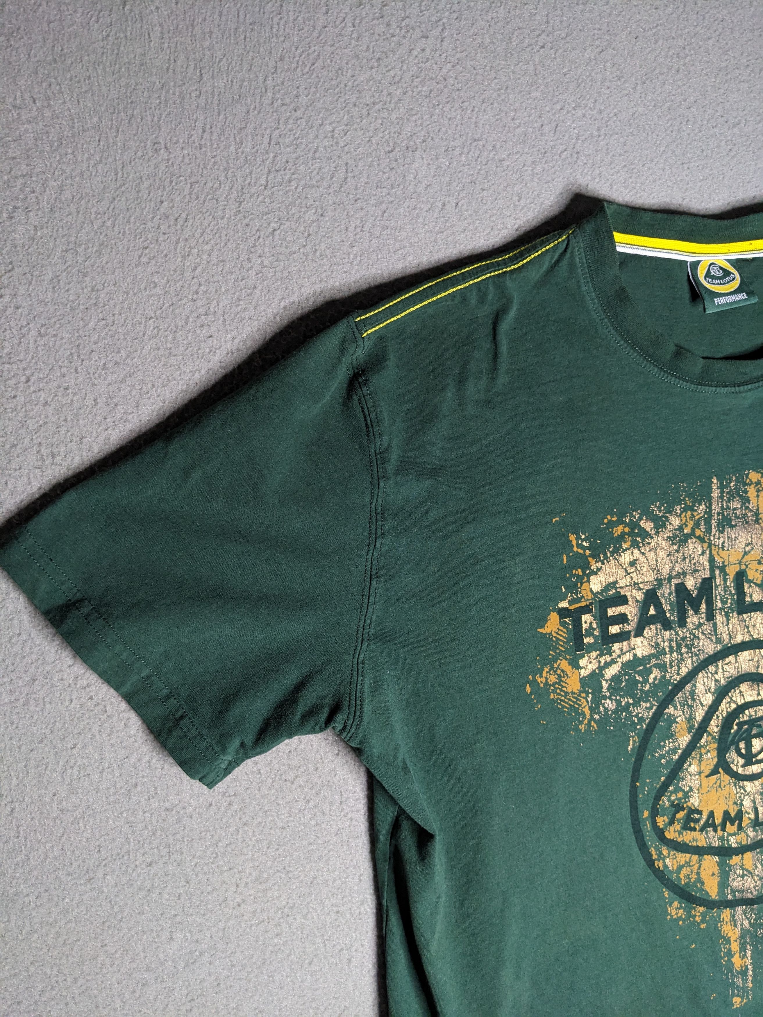 Formula 1 Team Lotus T-Shirt Men's Small Formula 1 Racing Graphic Tee Size US S / EU 44-46 / 1 - 4 Thumbnail