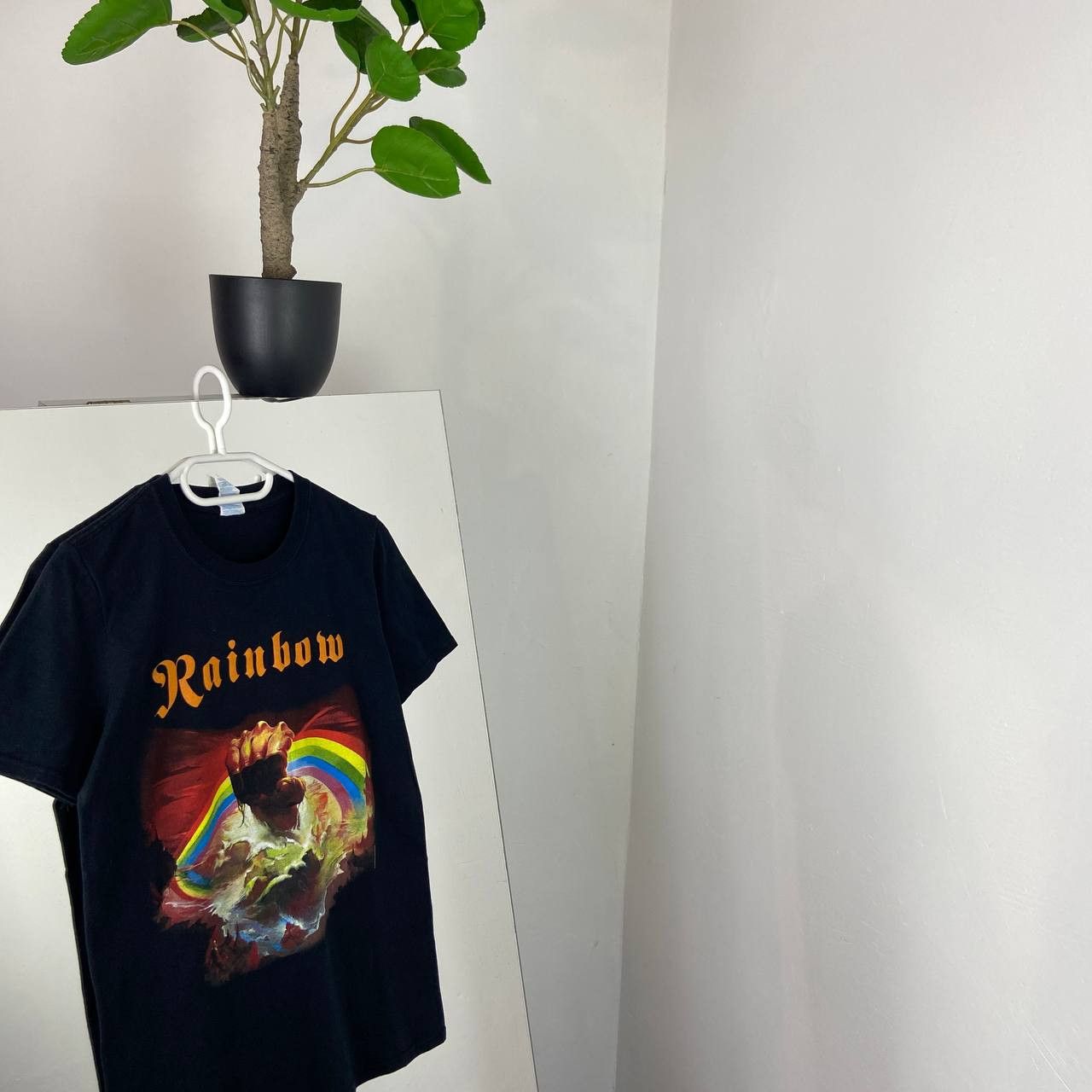 Band Tees Rainbow Vintage Rock Band Tour 2009 T-Shirt Size US S / EU 44-46 / 1 - 1 Thumbnail