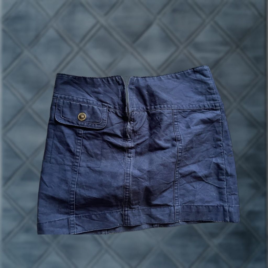 Tommy Hilfiger VINTAGE Tommy Hilfiger Women’s Skirt Size 12 Short Pencil Stretch Blue 2000s Casual Party Size 34" / US 12 / IT 48 - 1 Thumbnail