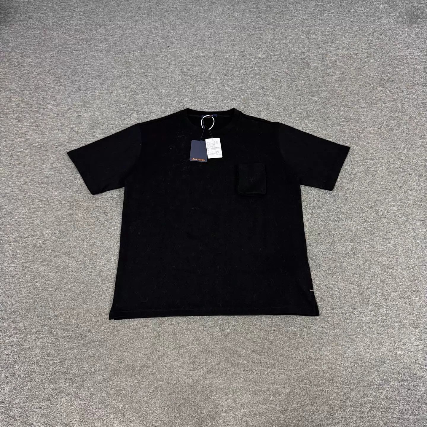 Louis Vuitton LV Monogram Pocket Black Short Sleeve T-Shirt 5L Size US XXL / EU 58 / 5 - 1 Thumbnail