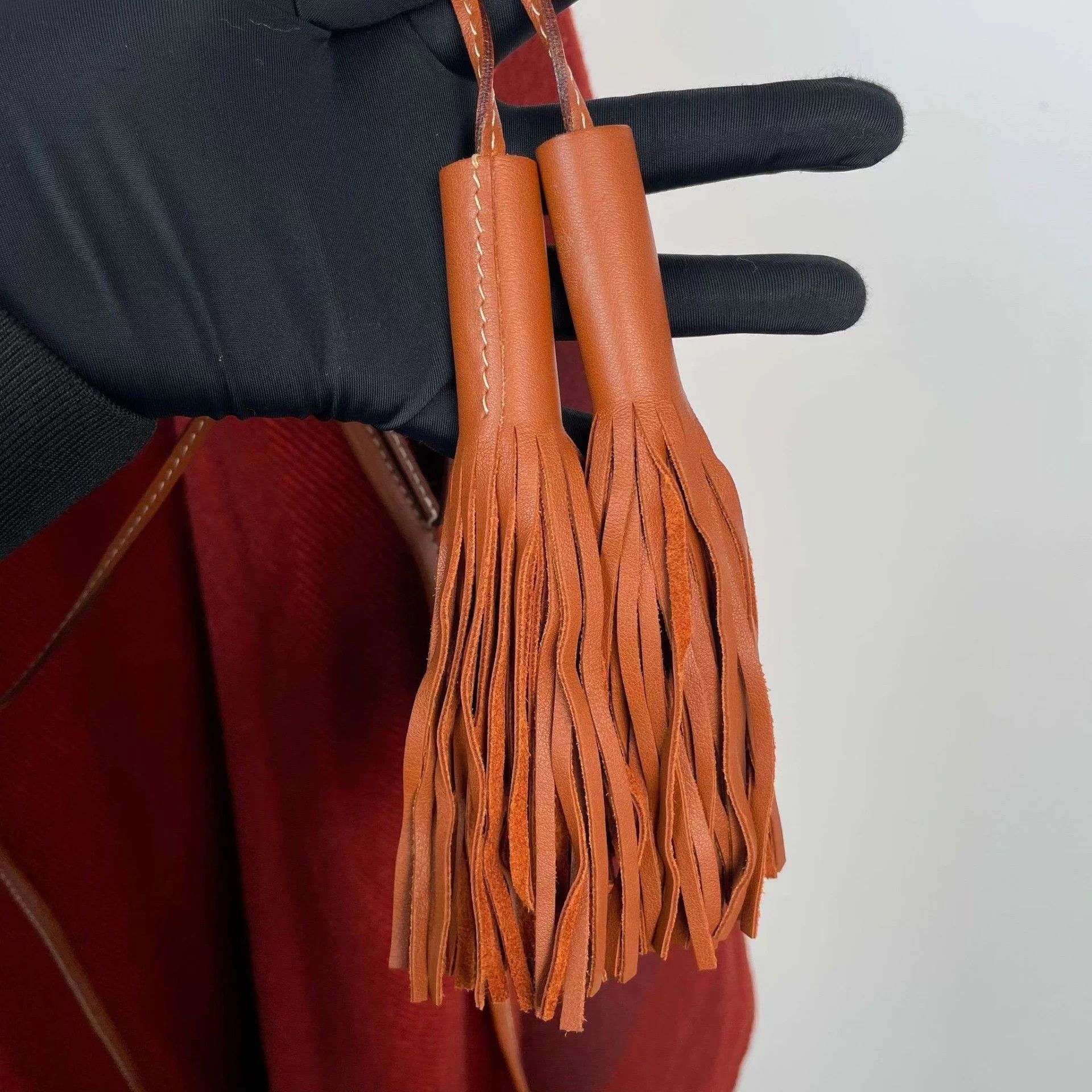 Hermes Hermès Tassel Shawl Deep Red Size ONE SIZE - 5 Thumbnail