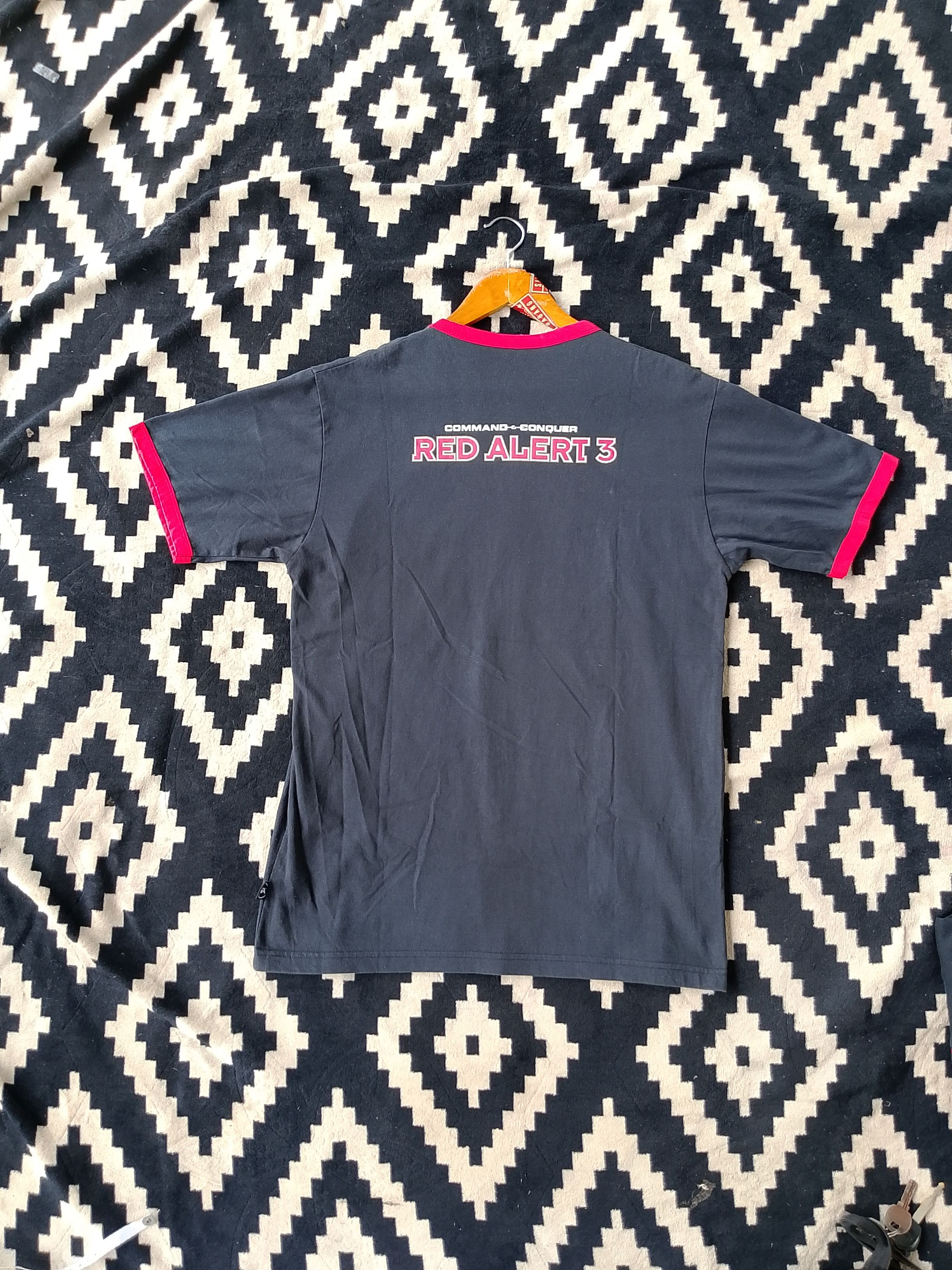 The Game Vintage Y2K EA Game Red Alert 3 Command Conquer Promo Tees Size US L / EU 52-54 / 3 - 6 Thumbnail