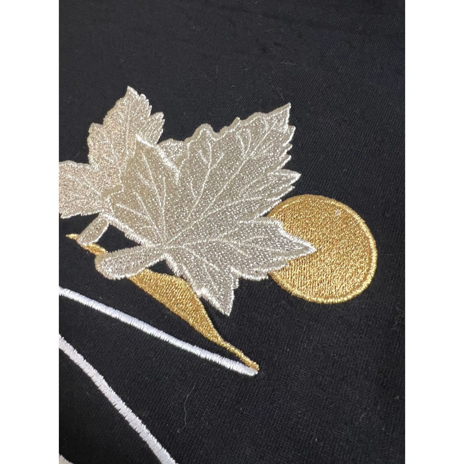 Vintage VINTAGE Canadiana T-Shirt Embossed Canada Single Stitch Crew Neck Black Short Sleeve Size L Mens Size US L / EU 52-54 / 3 - 7 Thumbnail