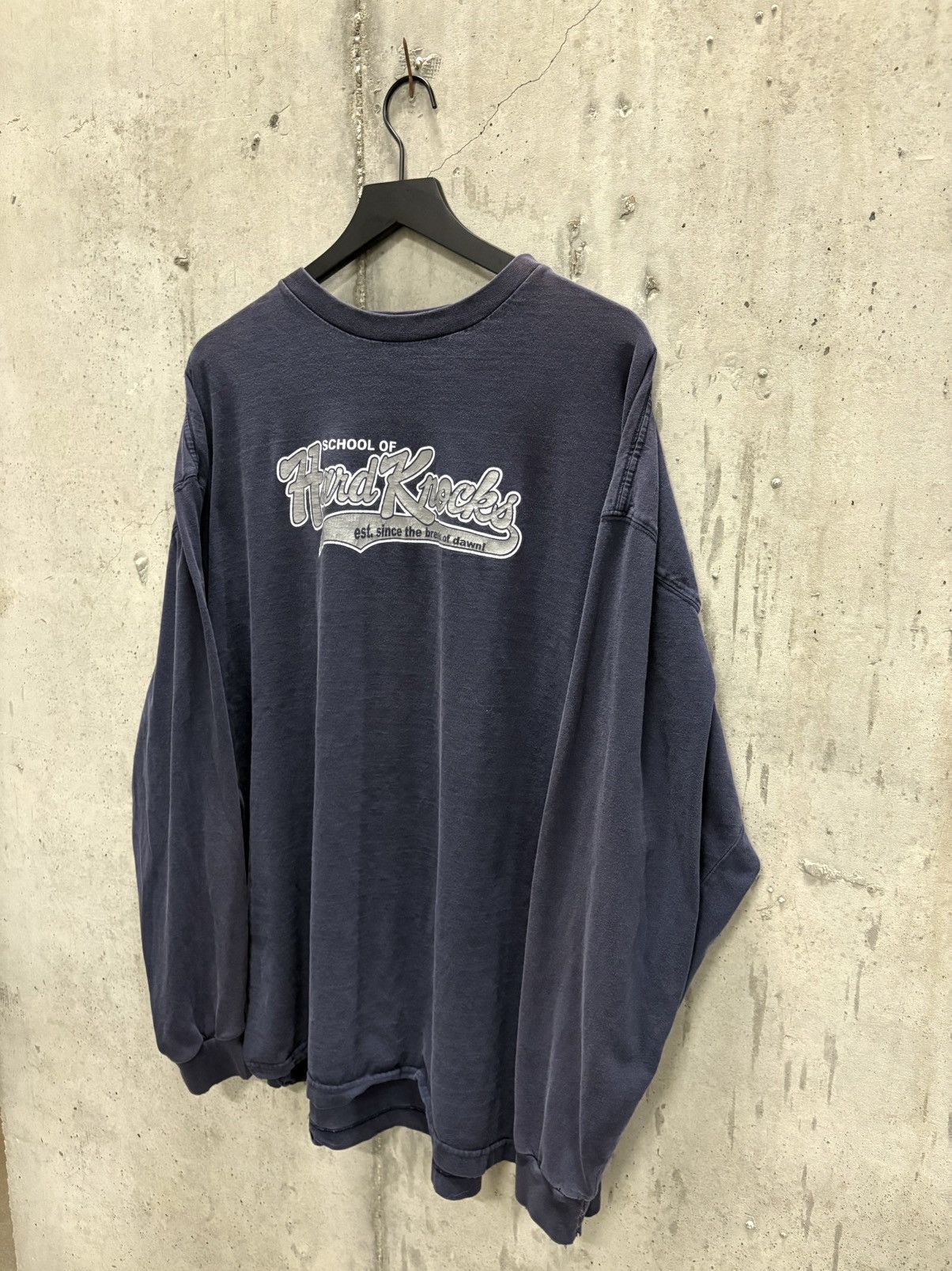 Vintage Vintage School Of Hard Knocks Shirt Faded Distress Grunge Size US XXL / EU 58 / 5 - 2 Thumbnail