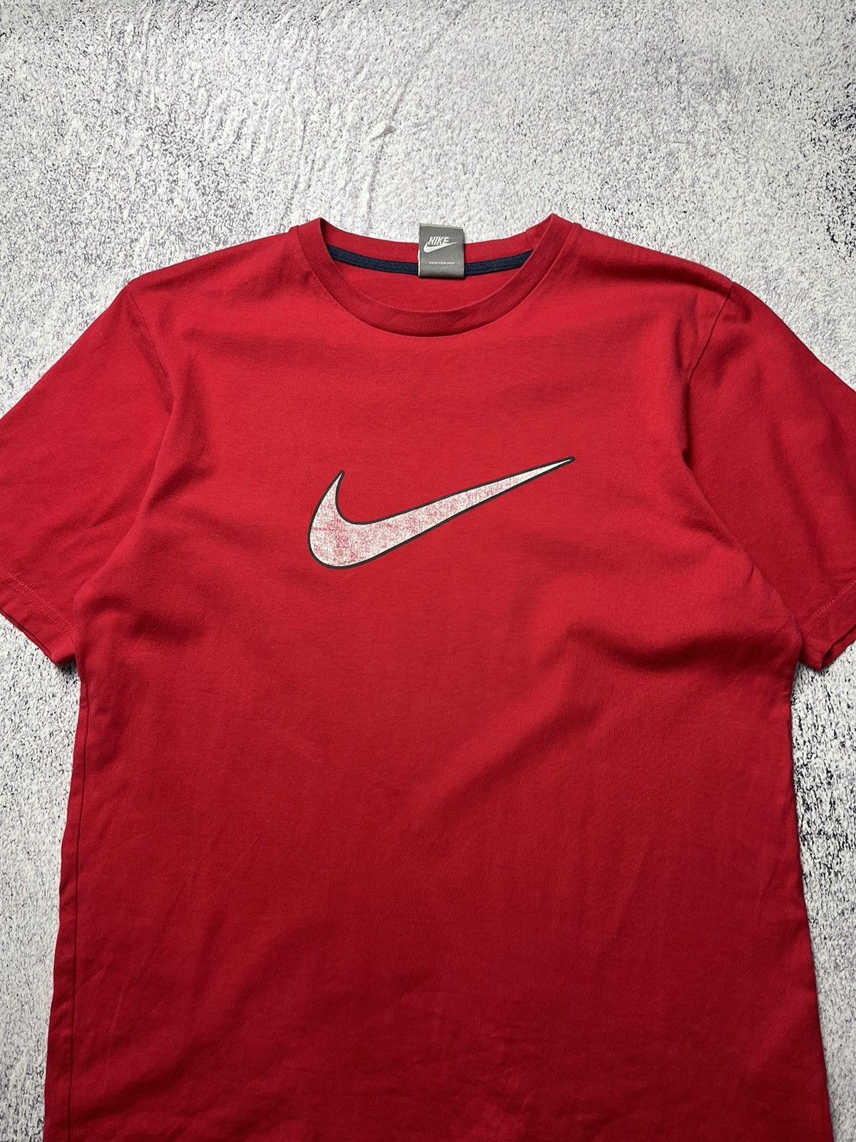 Nike × Vintage Vintage 90s Nike T-Shirt Swoosh Logo Y2K Red Tee Size M Size US M / EU 48-50 / 2 - 9 Thumbnail