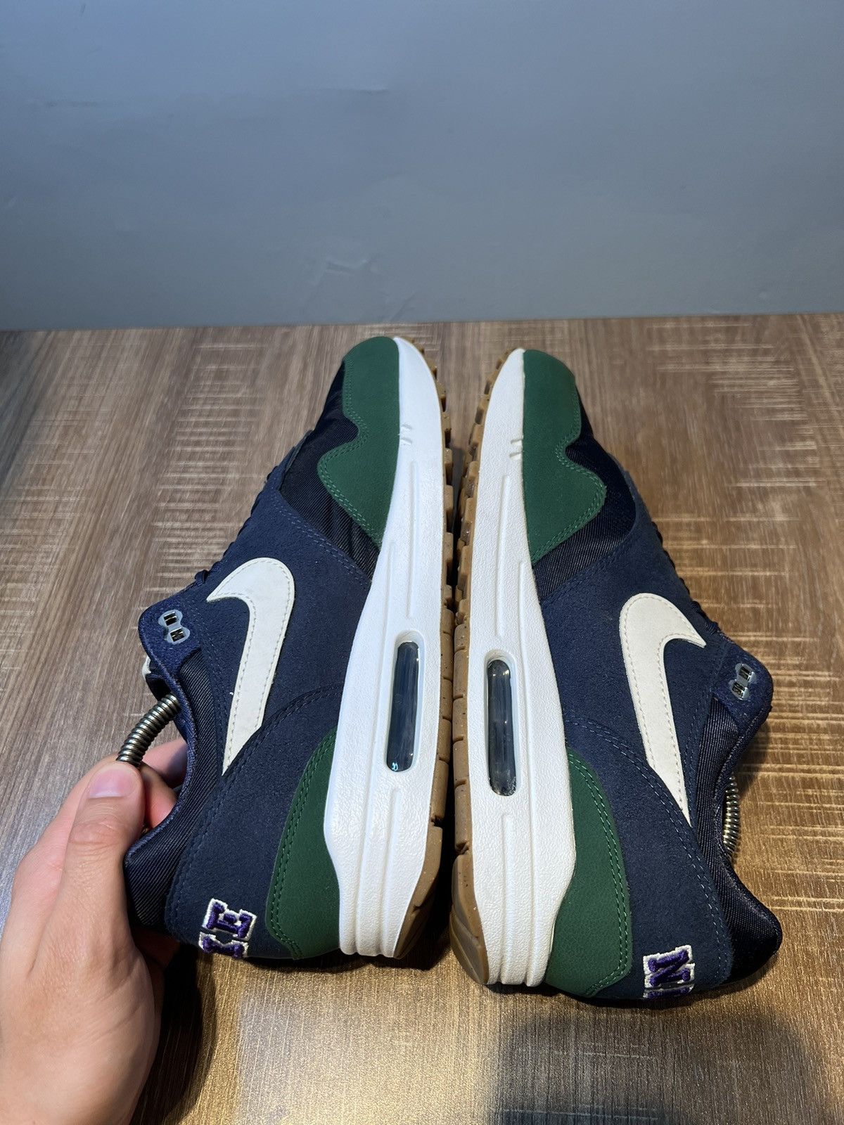 Nike Sz 9.5w Air Max 1 QS 'Letterman Pack' 2022 Obsidian/Green Size US 9.5 / IT 39.5 - 5 Thumbnail